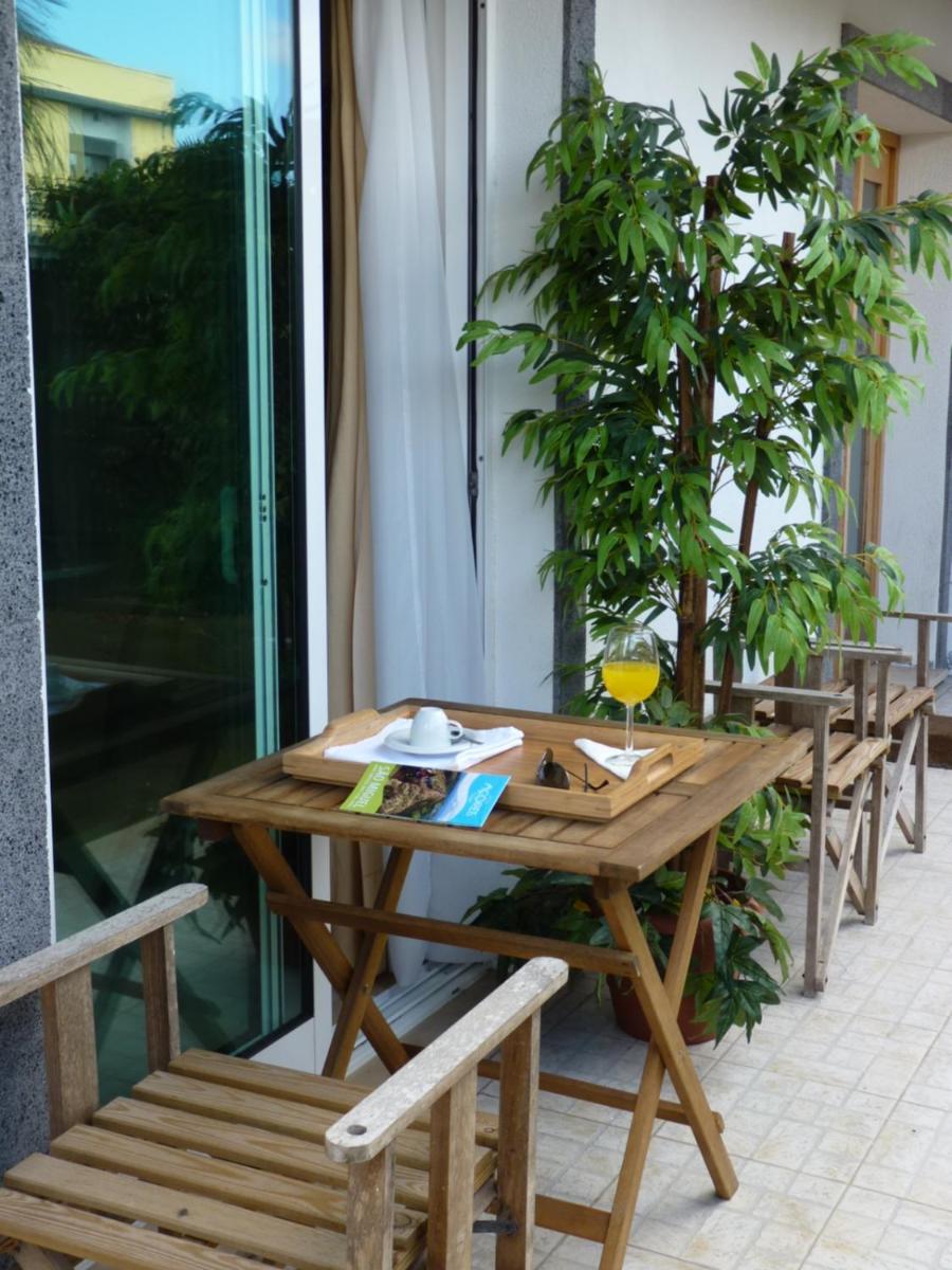 AZORES HOLIDAYS HOUSE -B&B - Suites - Self Check-in KEYBOARD view 2
