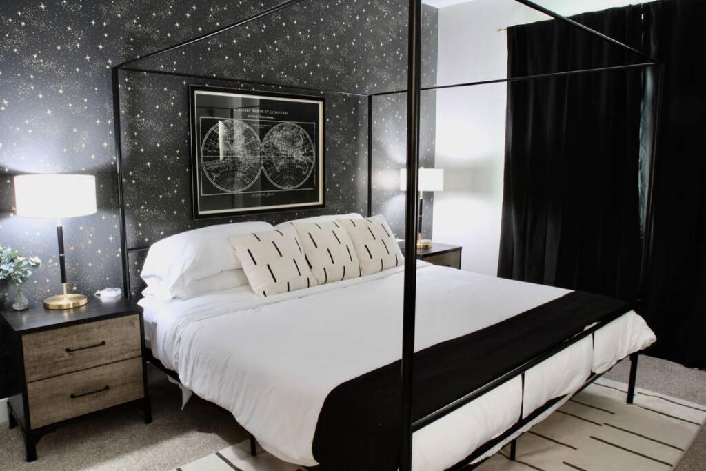 Hotel Sanitized - Modern Building -free Parking - By Choc & St Josephs Hospital