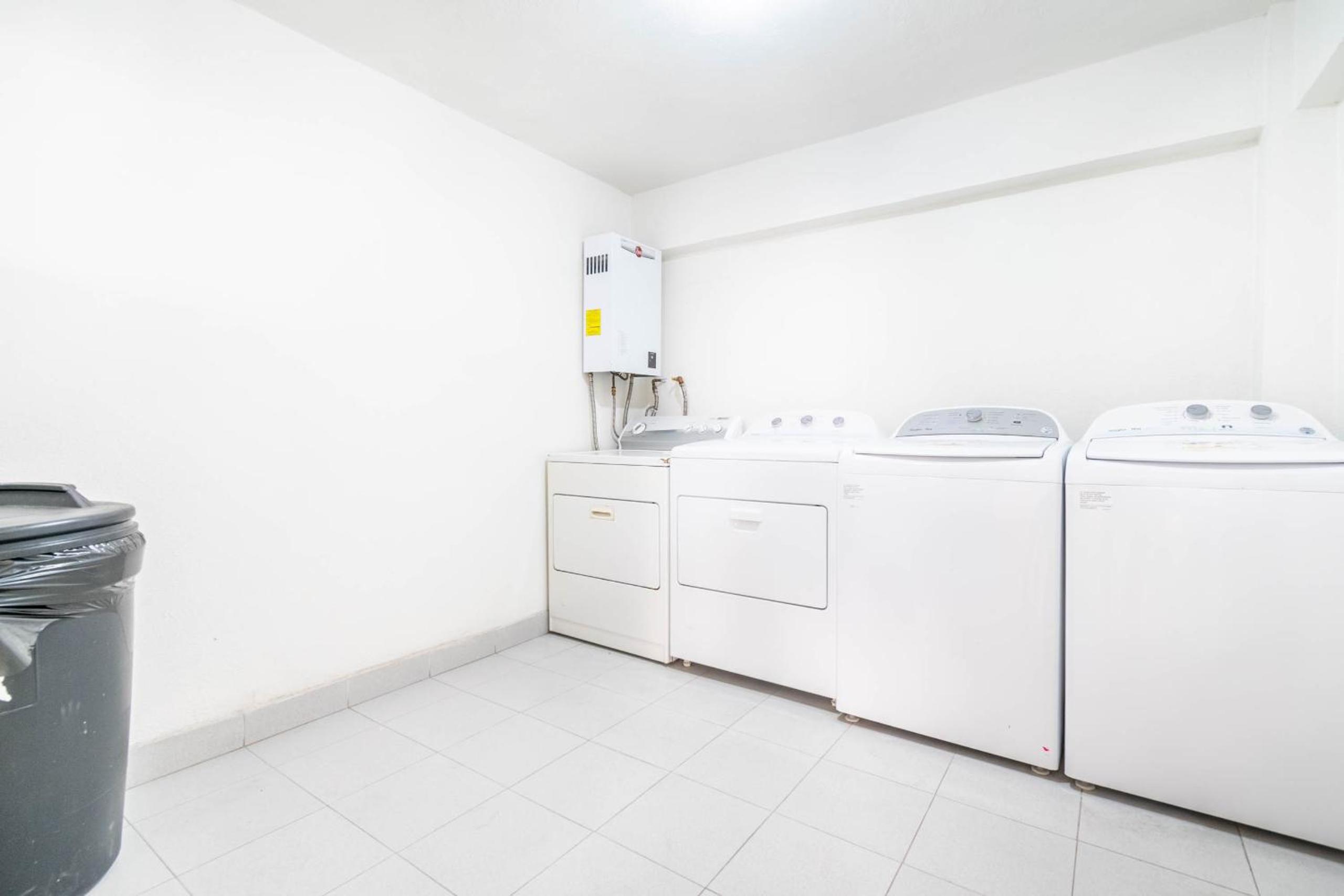 Suite Única privada Loft céntrico Zaragoza y Tecnológico 178B view 3