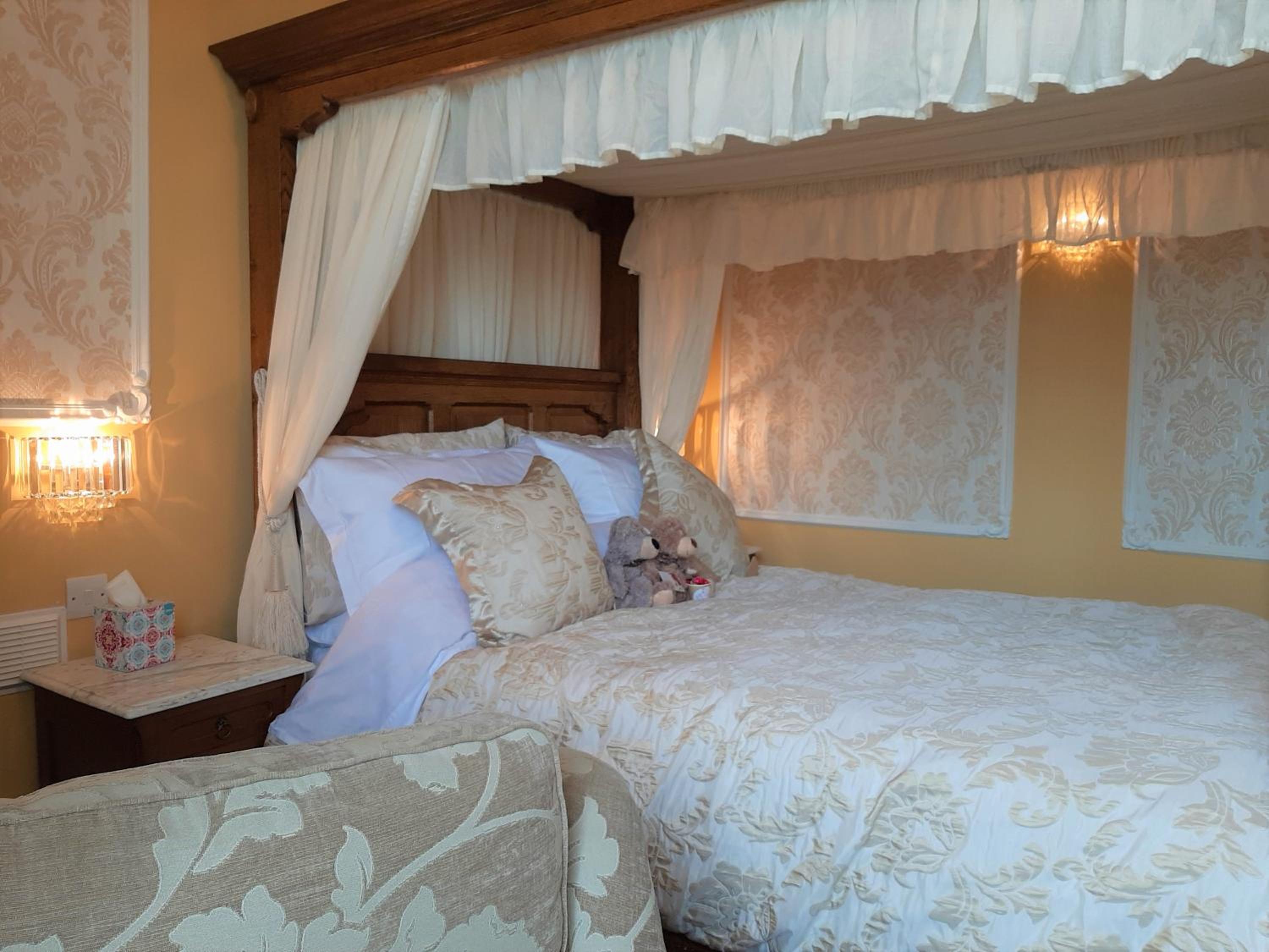 Min y Don Guest House