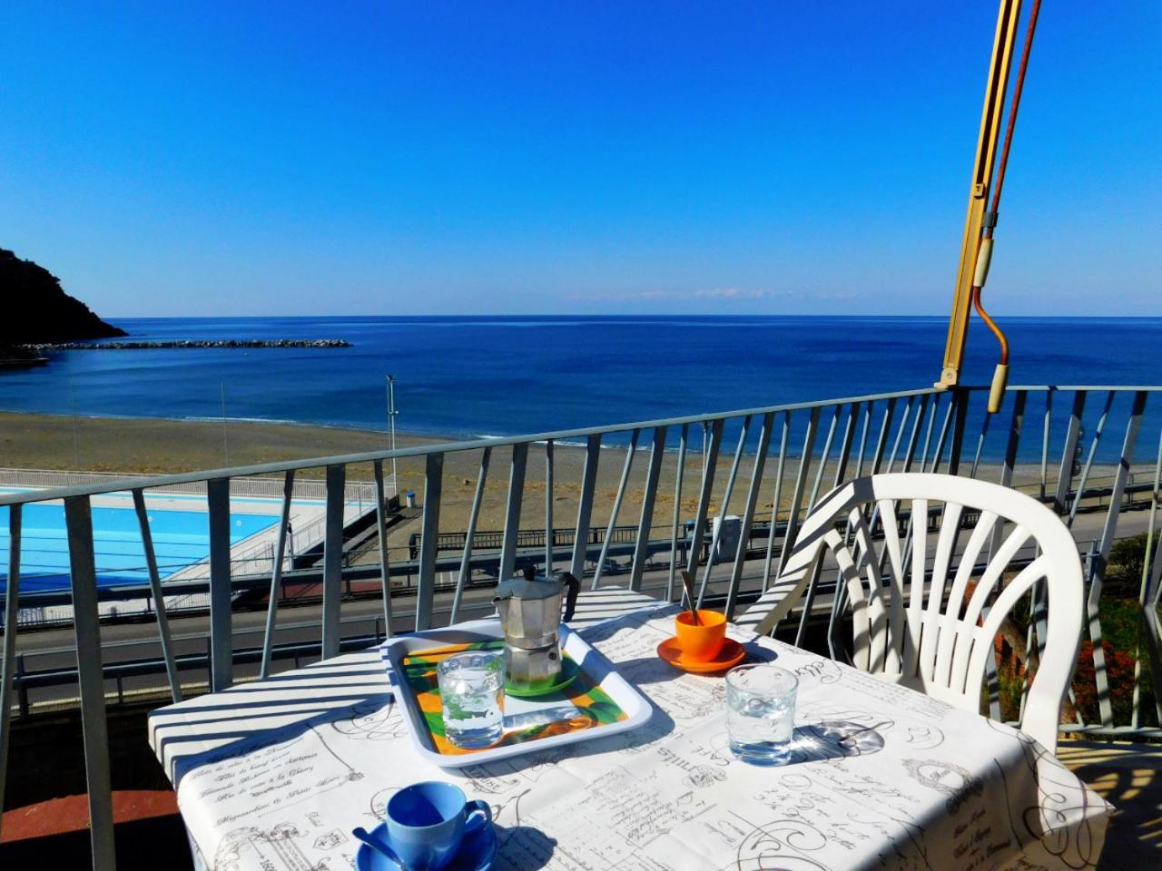 Trilocale con Meravigliosa Vista Mare view 4