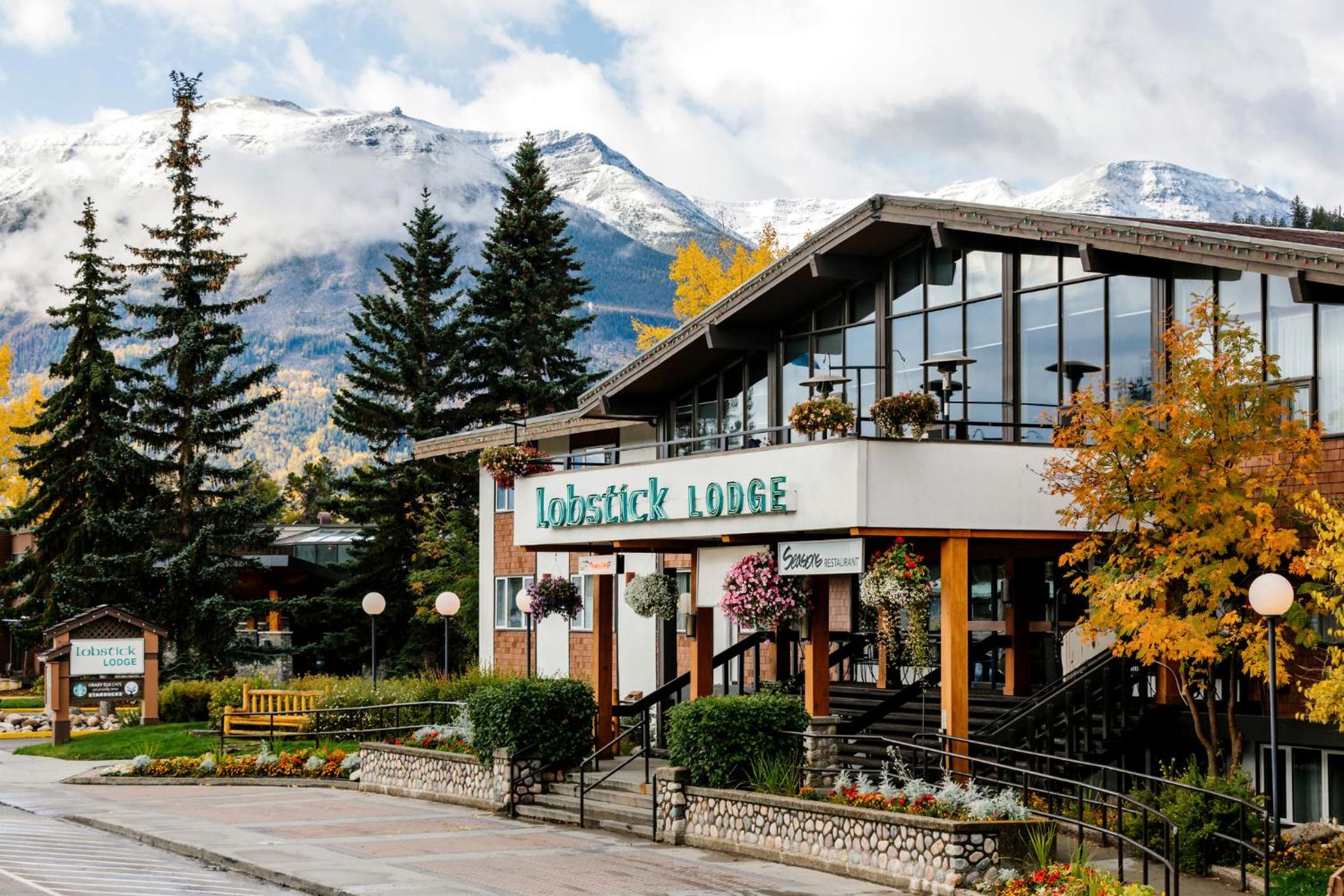 Jasper Vacations - Lobstick Lodge - Property Image 1