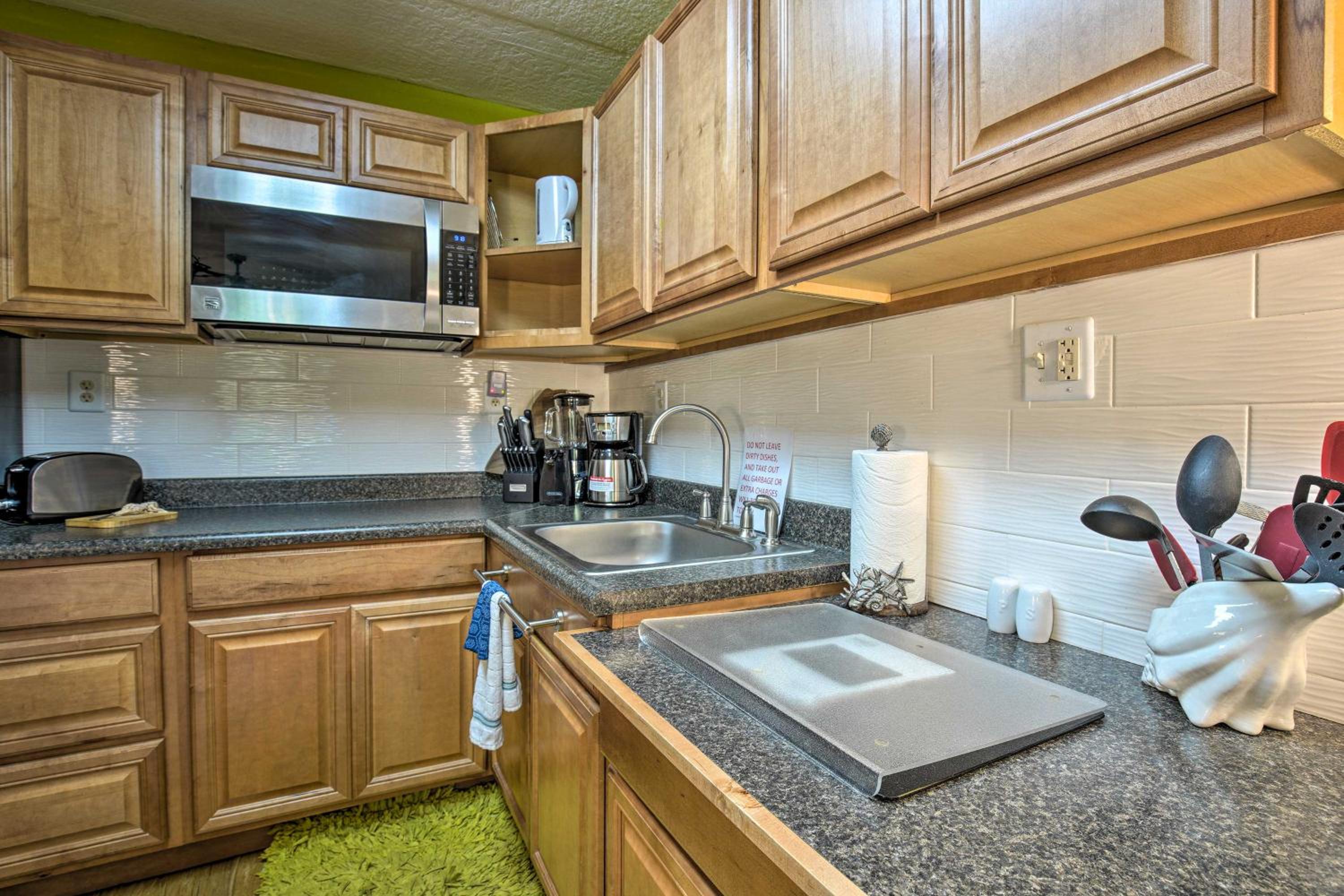 BOOK CHRISTMAS AND WINTER DATES HERE - ISLANDER CoNDOS