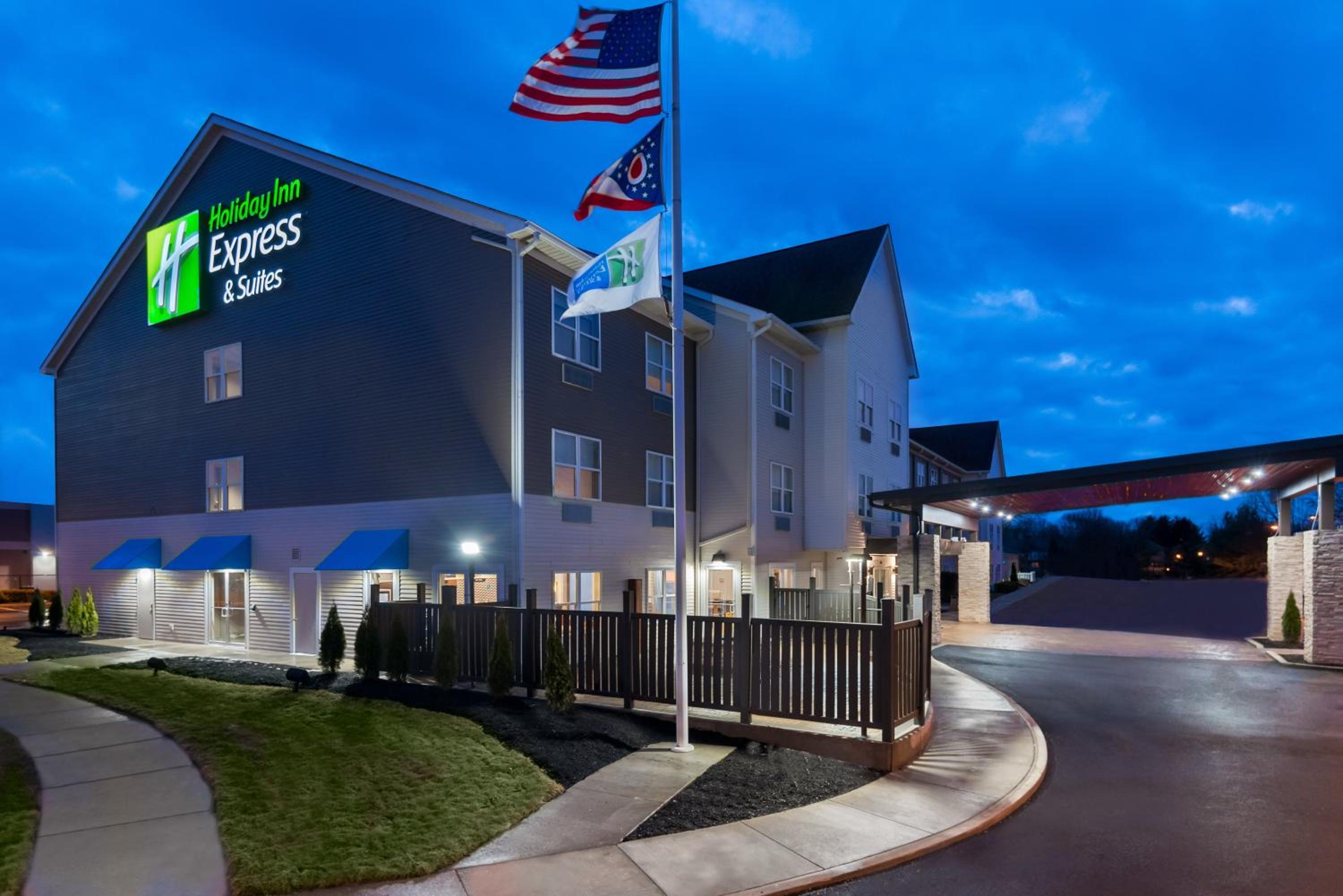 Hotel Holiday Inn Express & Suites - Columbus Airport East, an IHG Hotel - Image 1