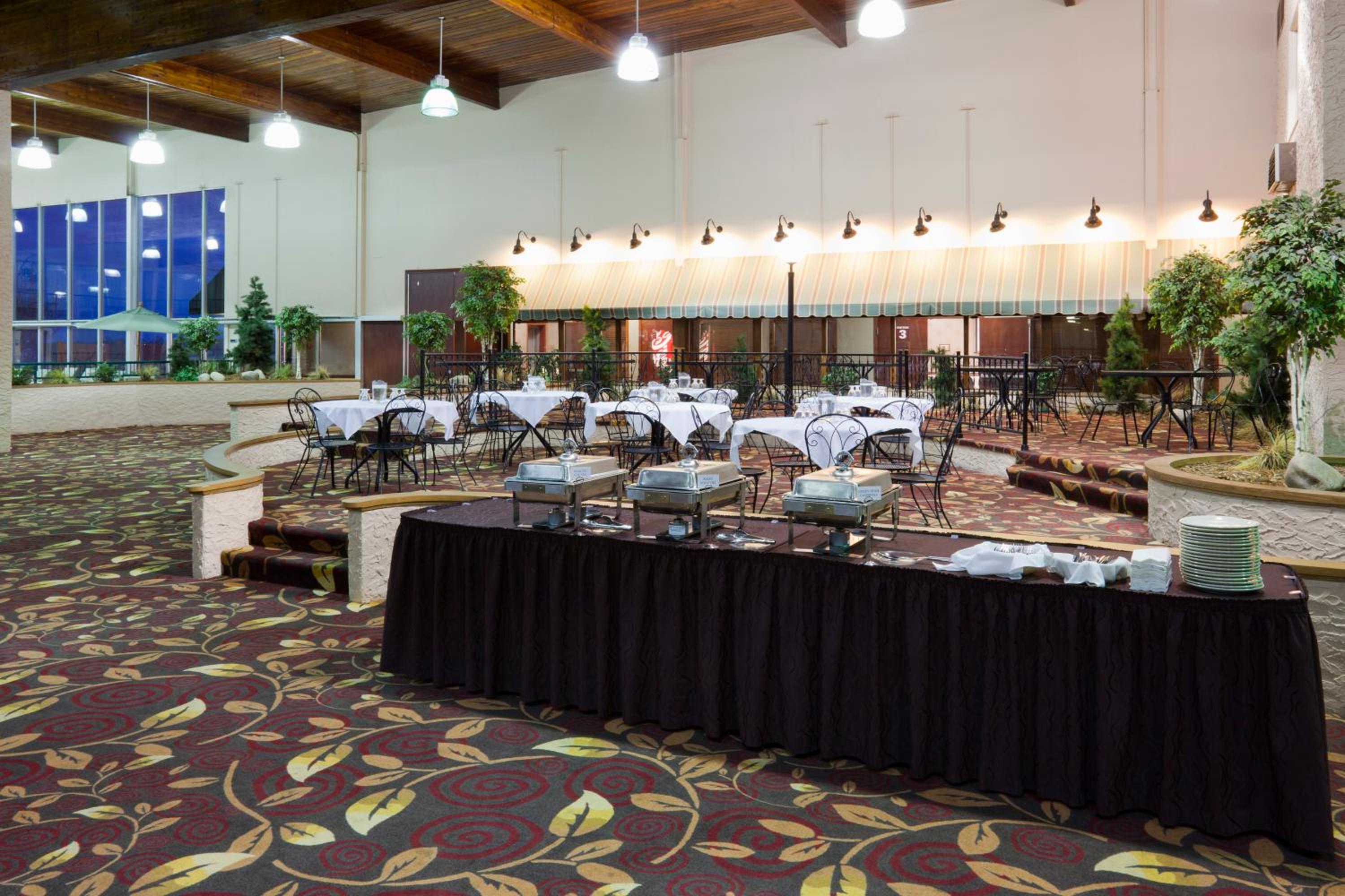 Holiday Inn Alexandria, an IHG Hotel - Property Image 4