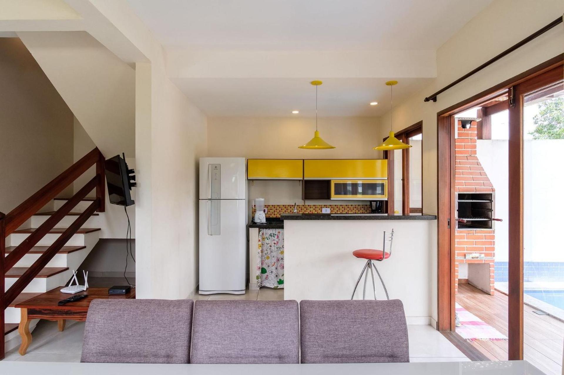 Safira House. Beautiful 3 suite house in front of the sea with private swimming pool and BBQ area