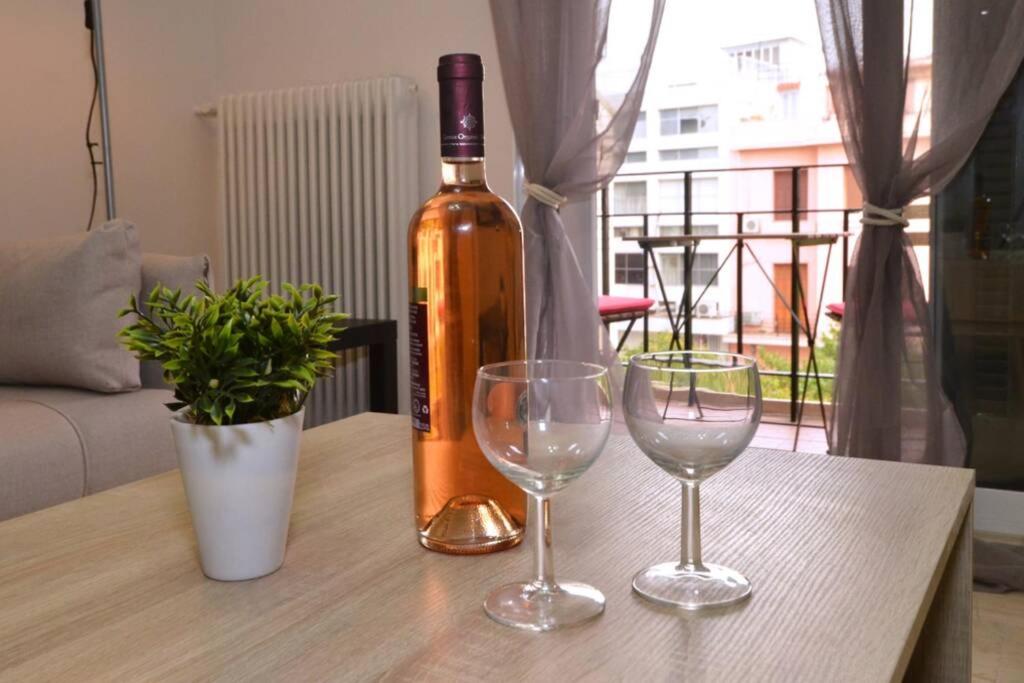 Plaka, Apartment in the old historical neighborhood of Athens — Athens