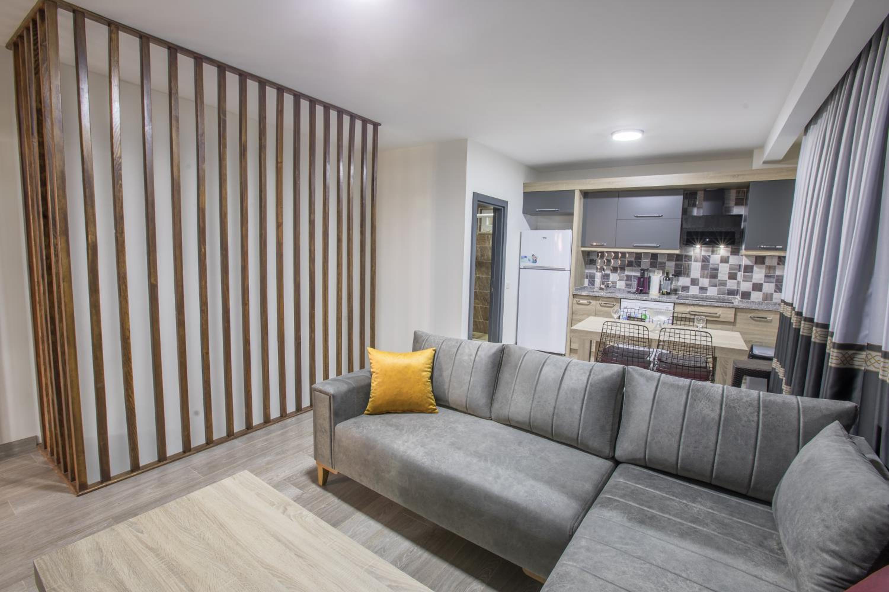 Elanis Suites - Image 39