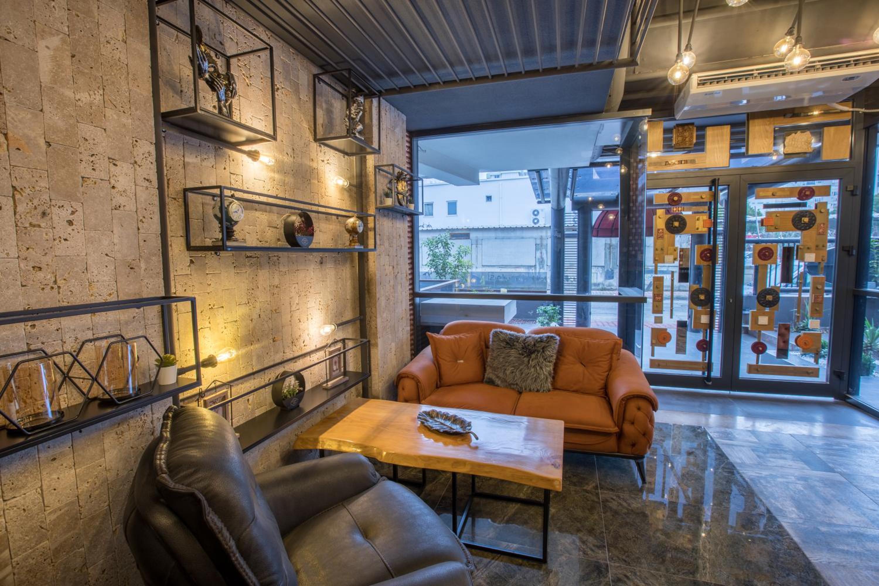 Elanis Suites - Image 25