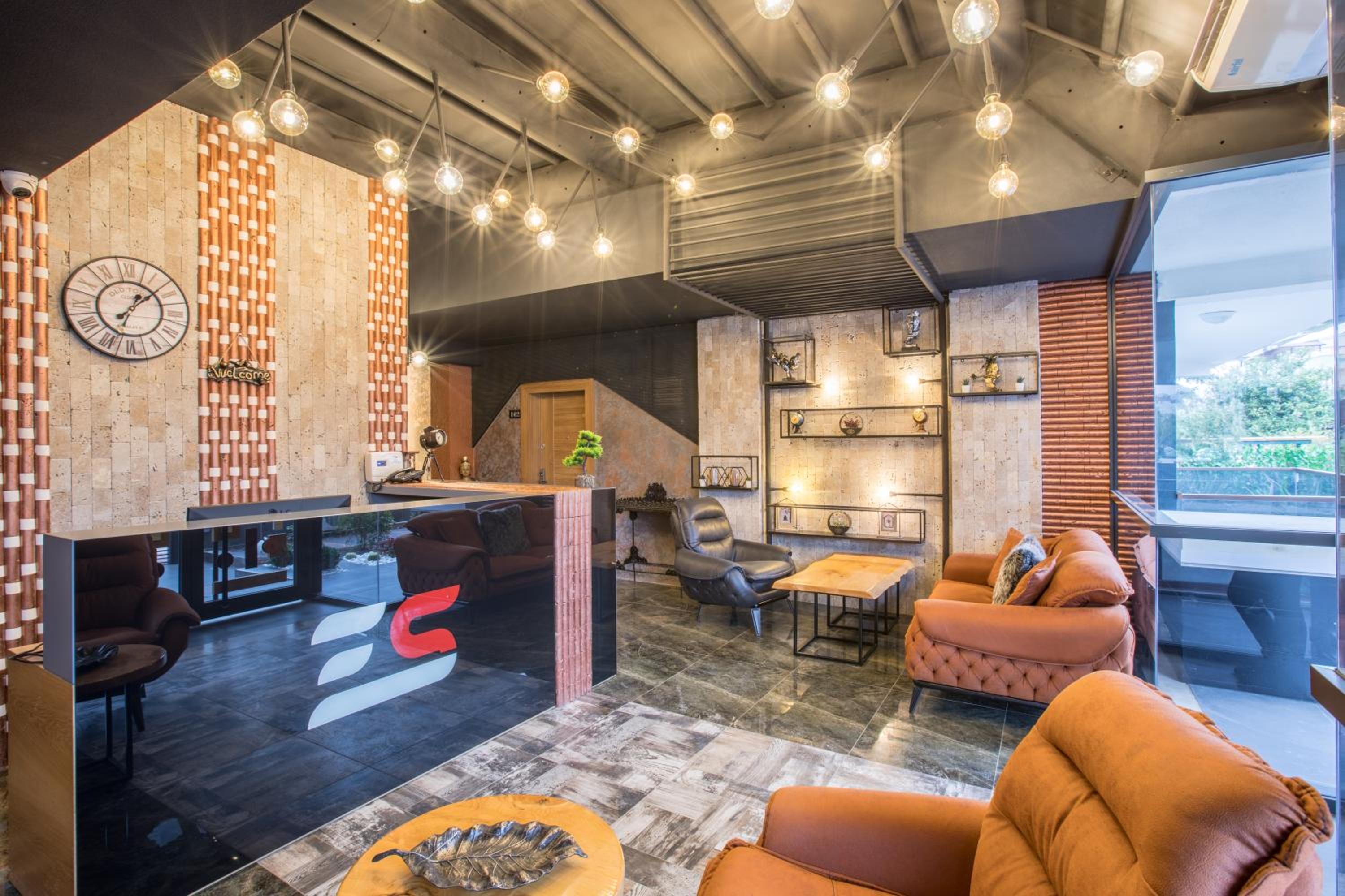 Elanis Suites - Image 38