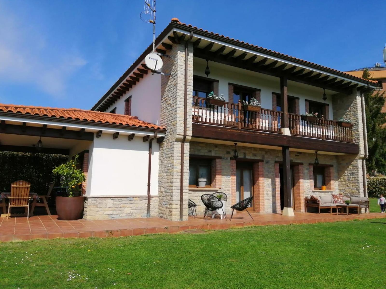 Villa Tiviti view 5