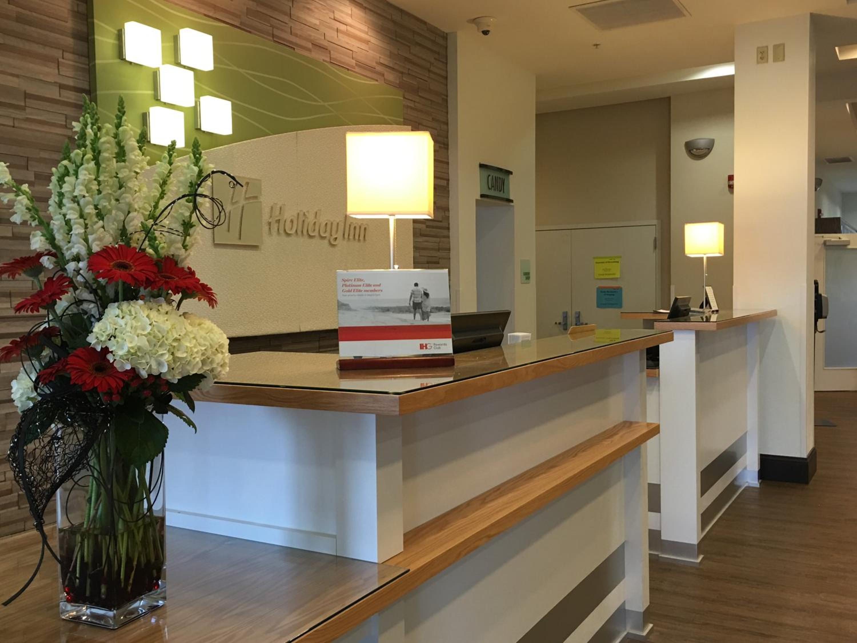 Bloomington Vacations - Holiday Inn Hotel  Suites Bloomington Airport, an IHG Hotel - Property Image 49