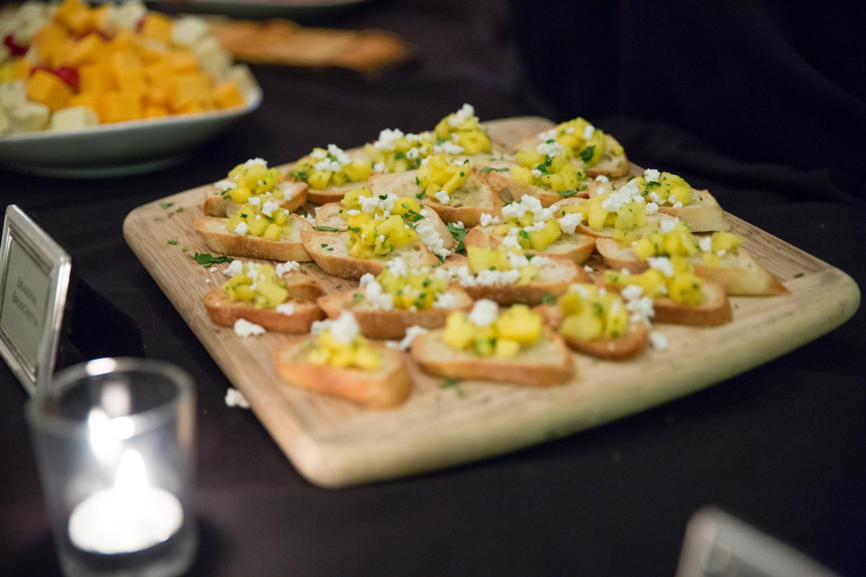 Bloomington Vacations - Holiday Inn Hotel  Suites Bloomington Airport, an IHG Hotel - Property Image 3