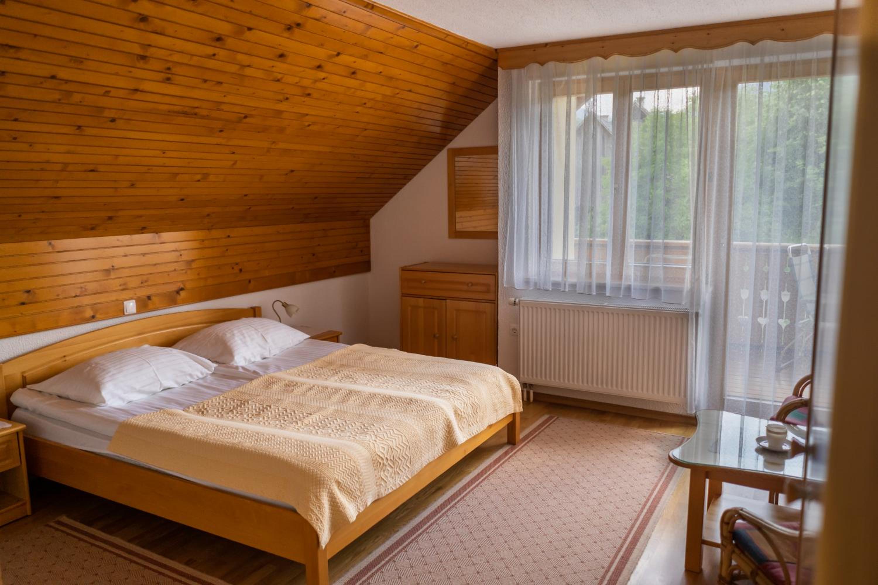 APARTMA PR TAVČARJU view 4