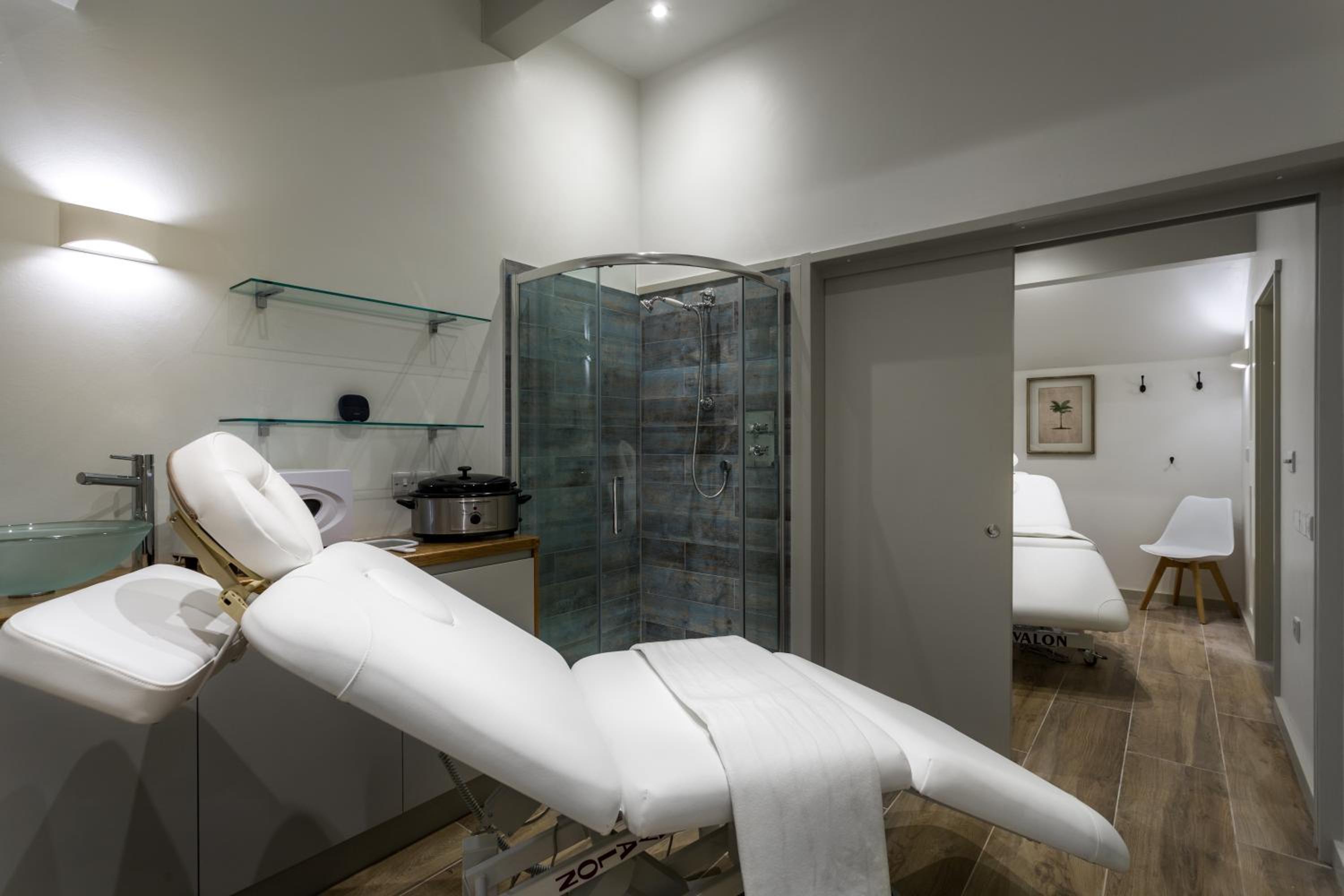Sherborne Vacations - The Eastbury  Spa - Property Image 2