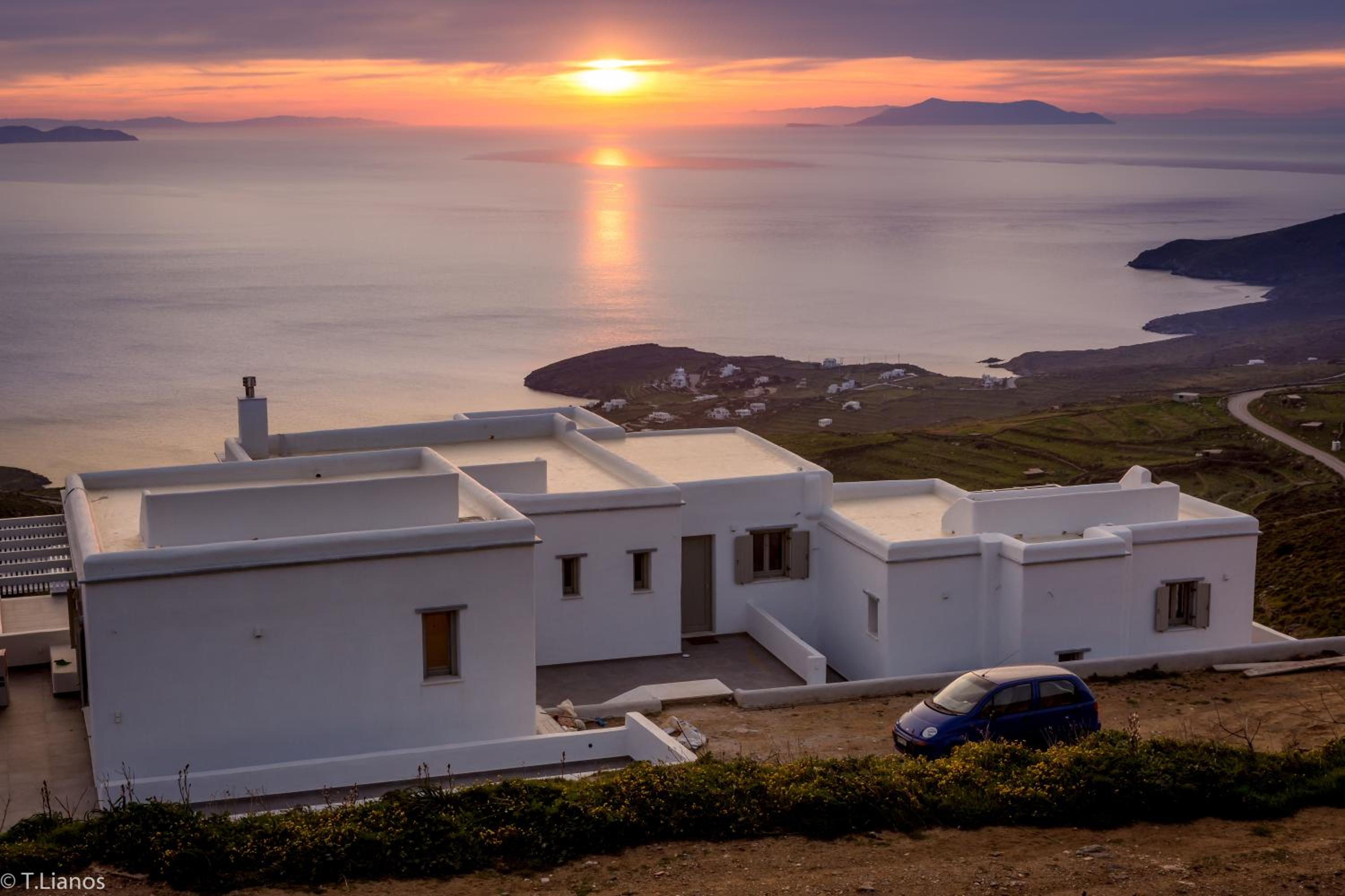Alos Residence