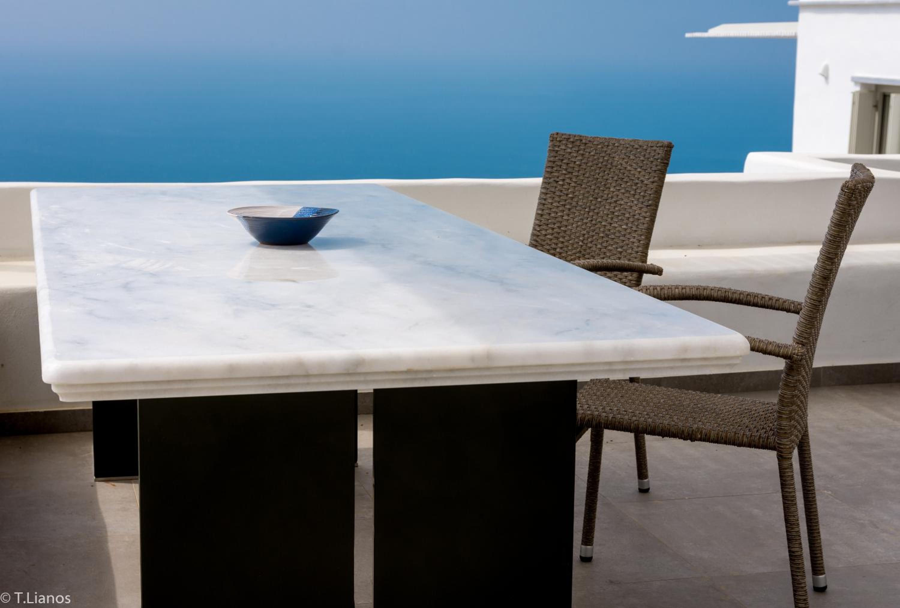 Alos Residence