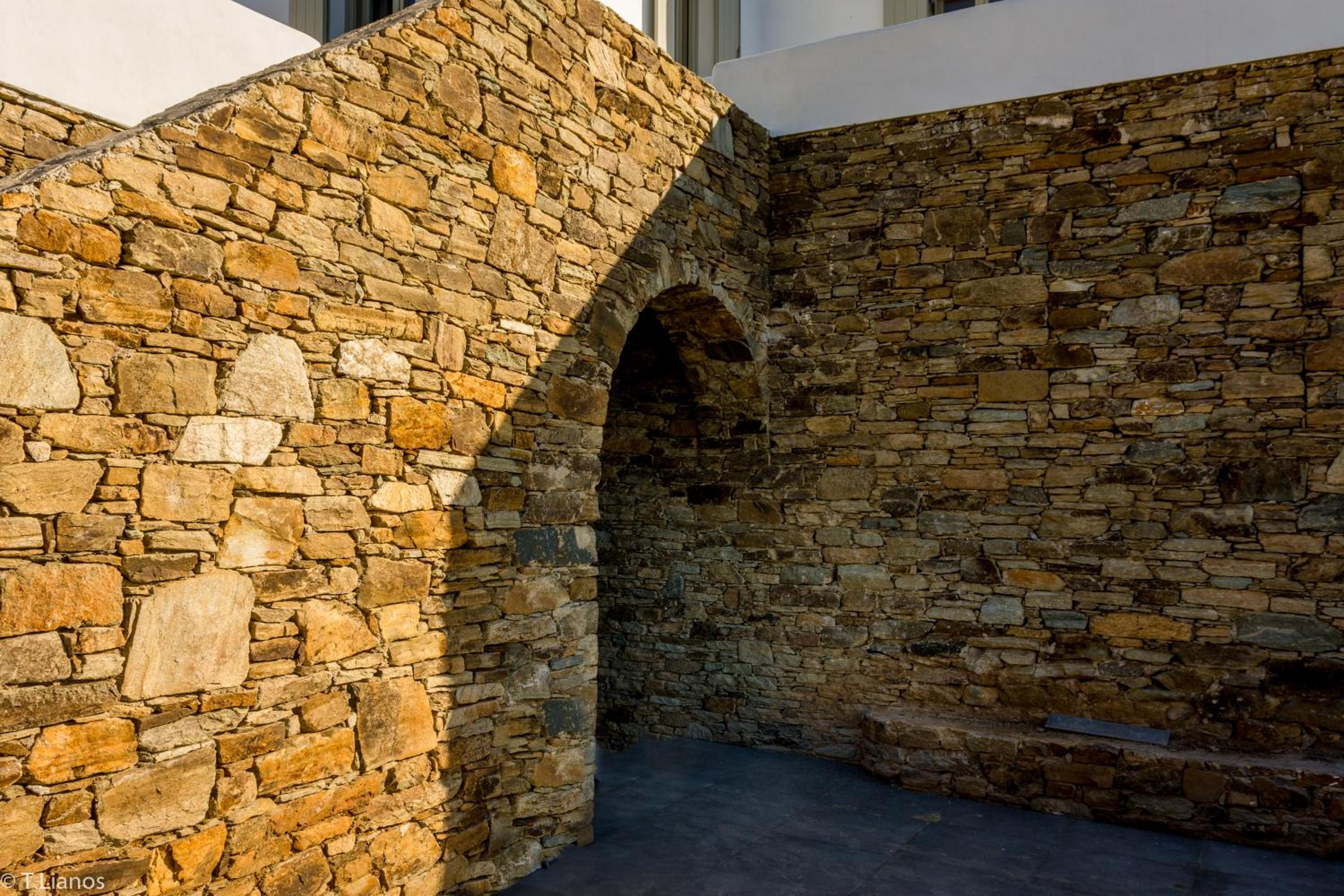 Alos Residence