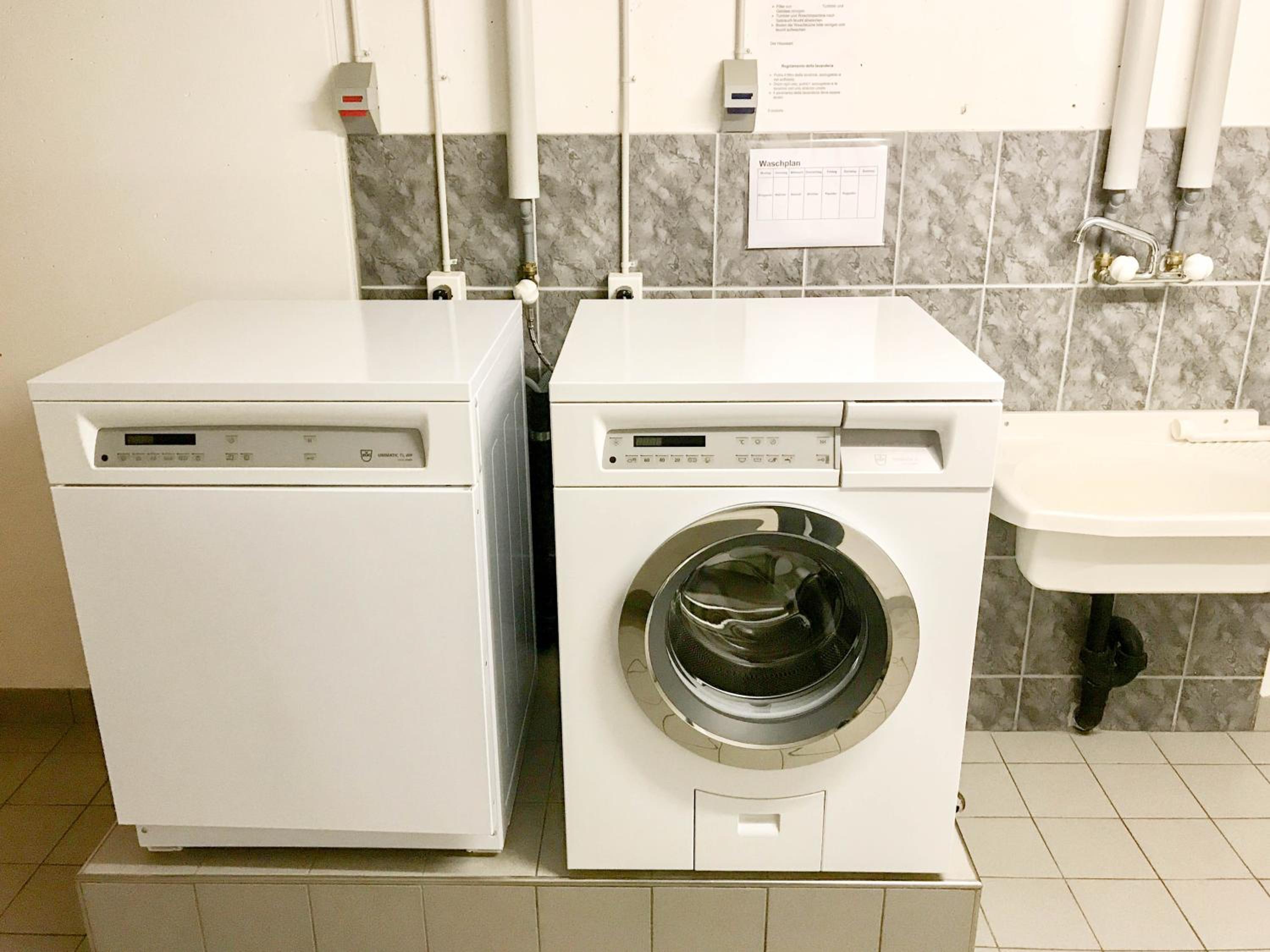 swissme - 100qm - Balkon - 2 Bäder - Parkplatz - Fußbodenheizung