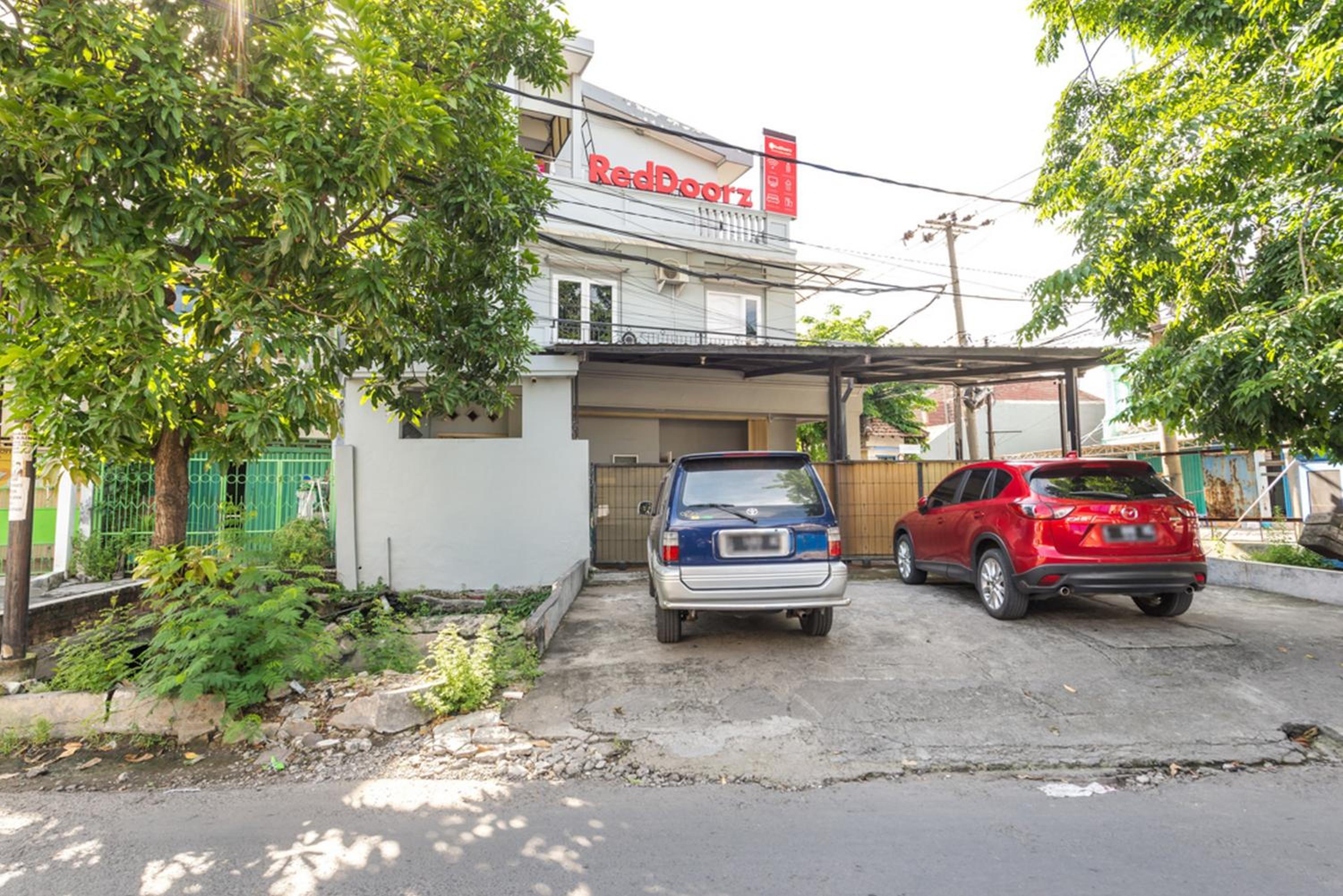 RedDoorz near Widya Mandala University view 2