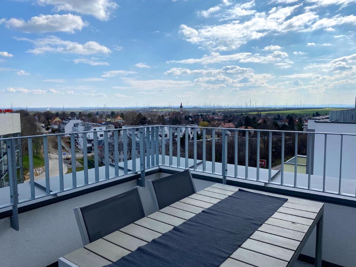Sonnenwohnen Penthouse direkt bei U-Bahn und Therme Wien mit Top Anbindung ins Zentrum