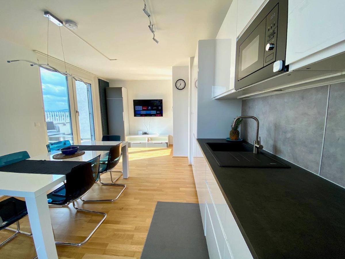 Sonnenwohnen Penthouse direkt bei U-Bahn und Therme Wien mit Top Anbindung ins Zentrum