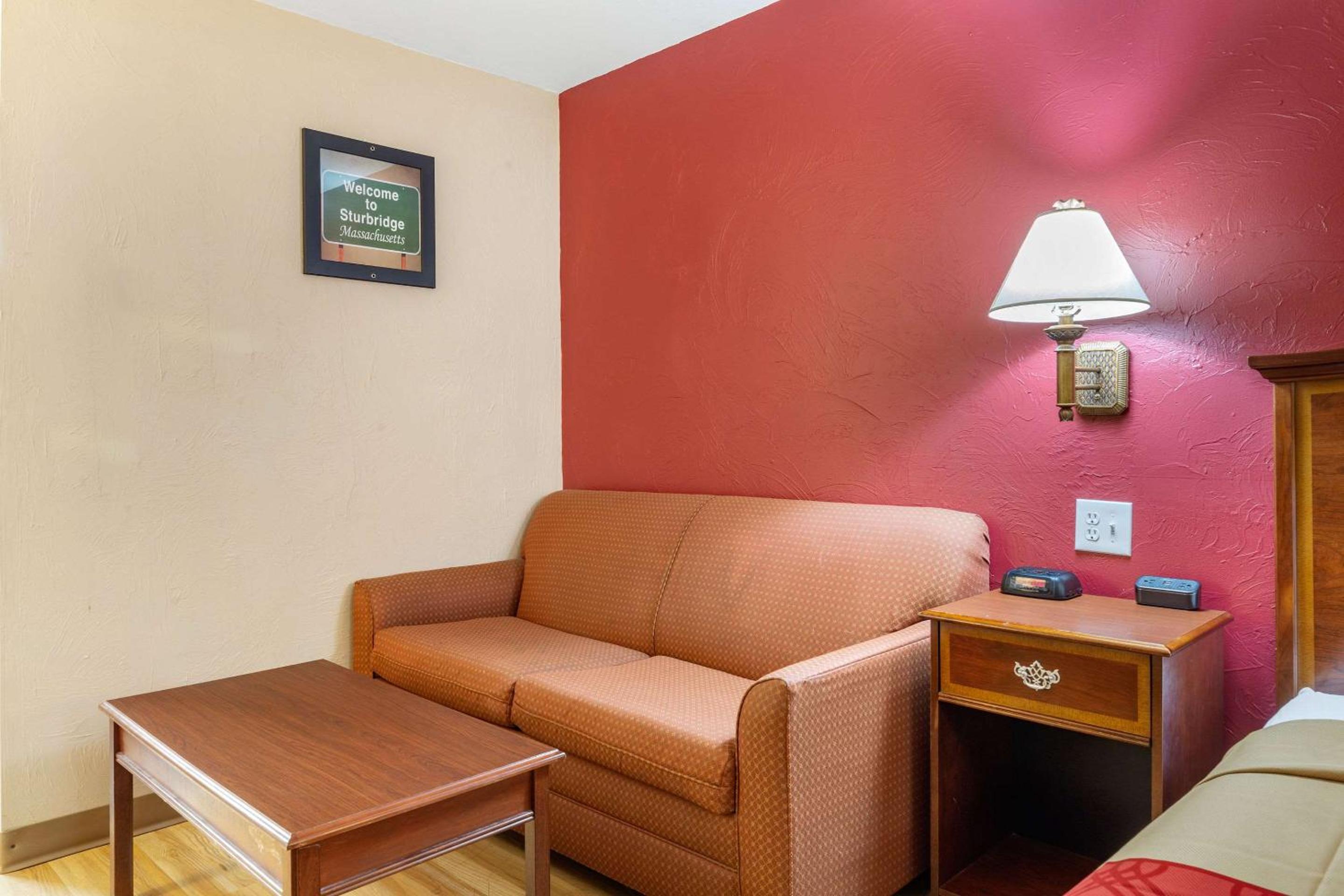 Econo Lodge Sturbridge Route 20