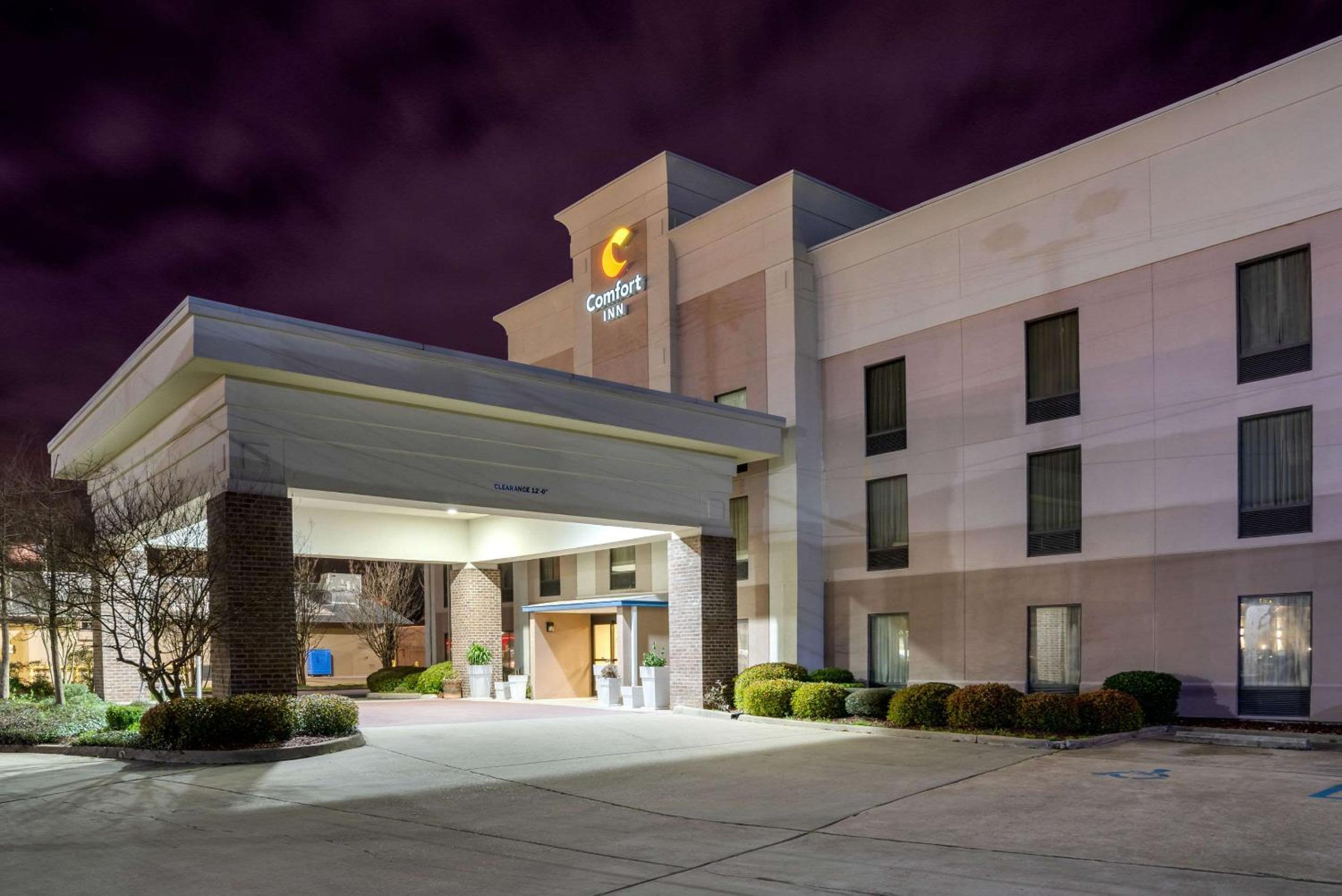 Comfort Inn Pearl-Jackson view 3