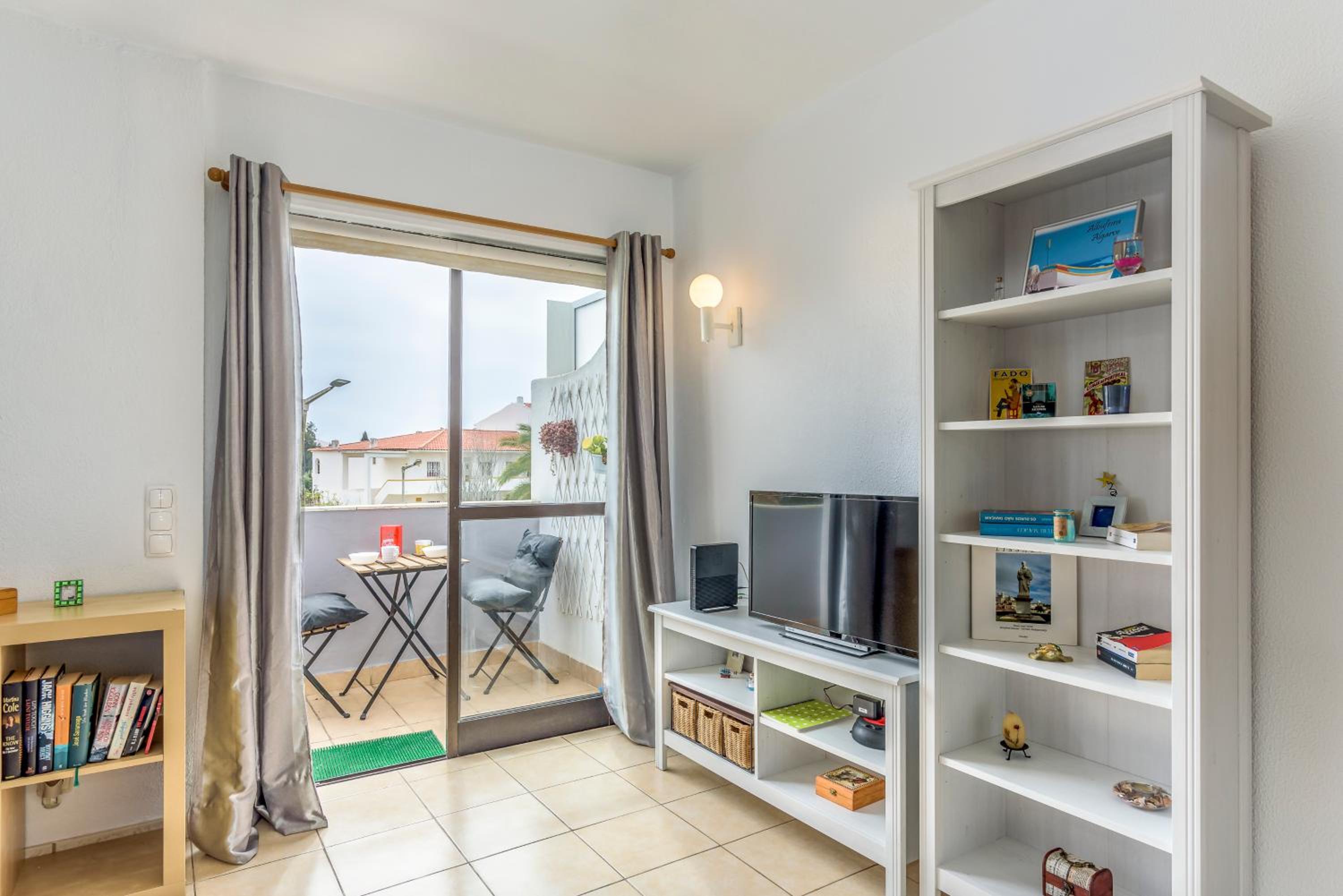 FLH Albufeira Balcony Flat with Pool view 2