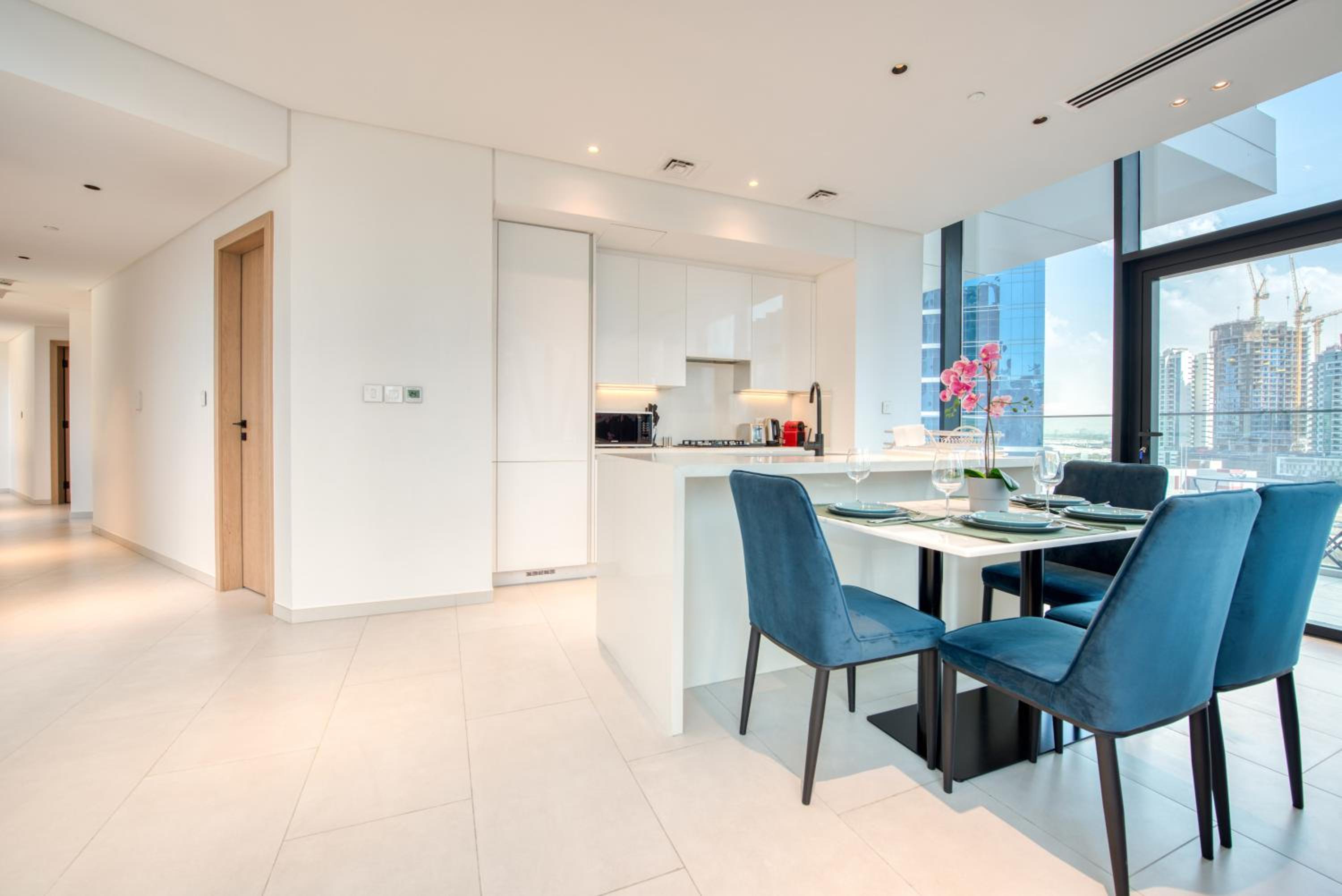 Maison Privee - Luxury, Spacious, Modern Near Burj Khalifa and Dubai Canal