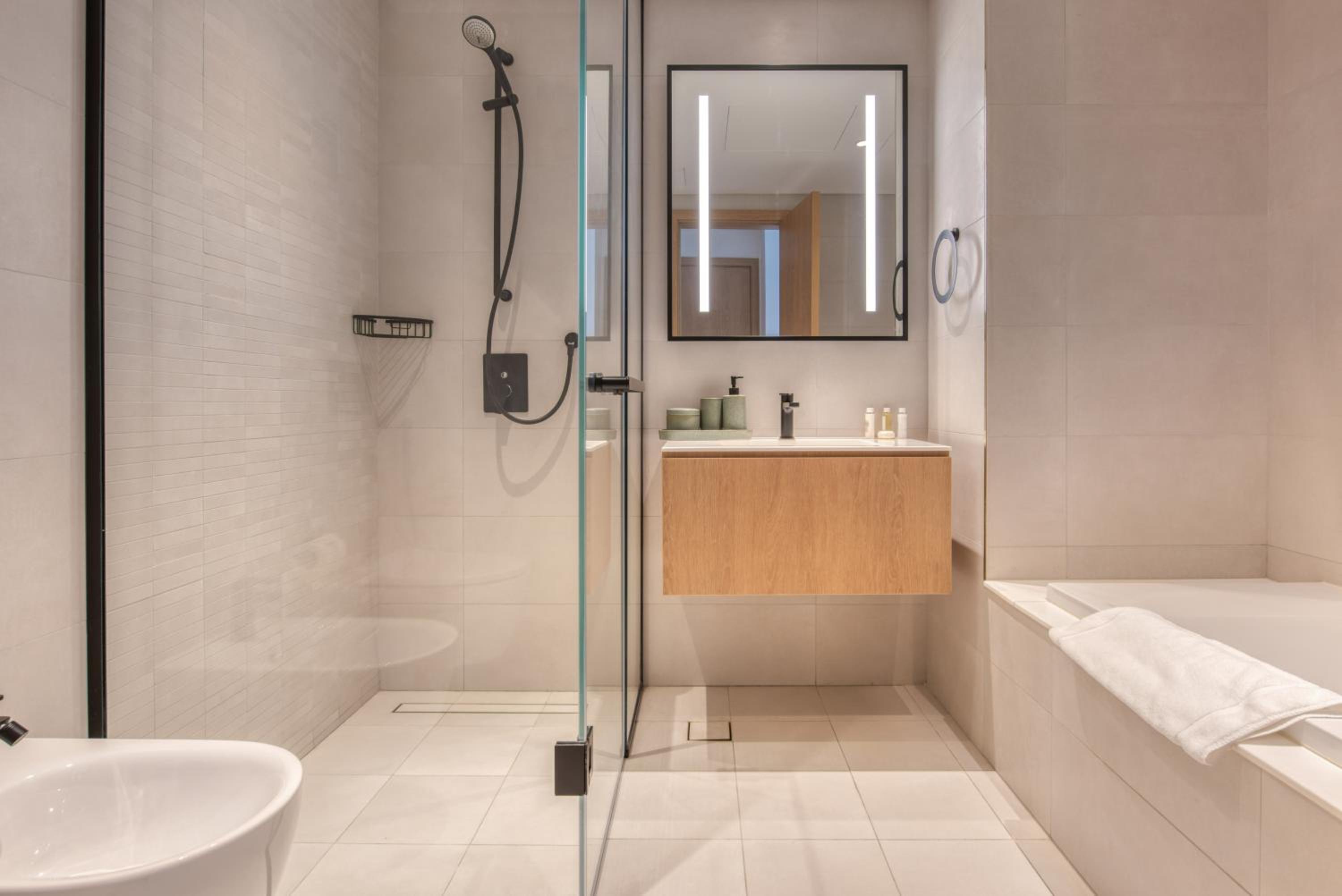 Maison Privee - Luxury, Spacious, Modern Near Burj Khalifa and Dubai Canal