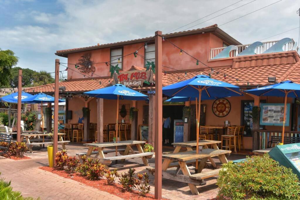 Pet-Friendly, King Bed, Close to Siesta Beach, Restaurants, Shopping view 3
