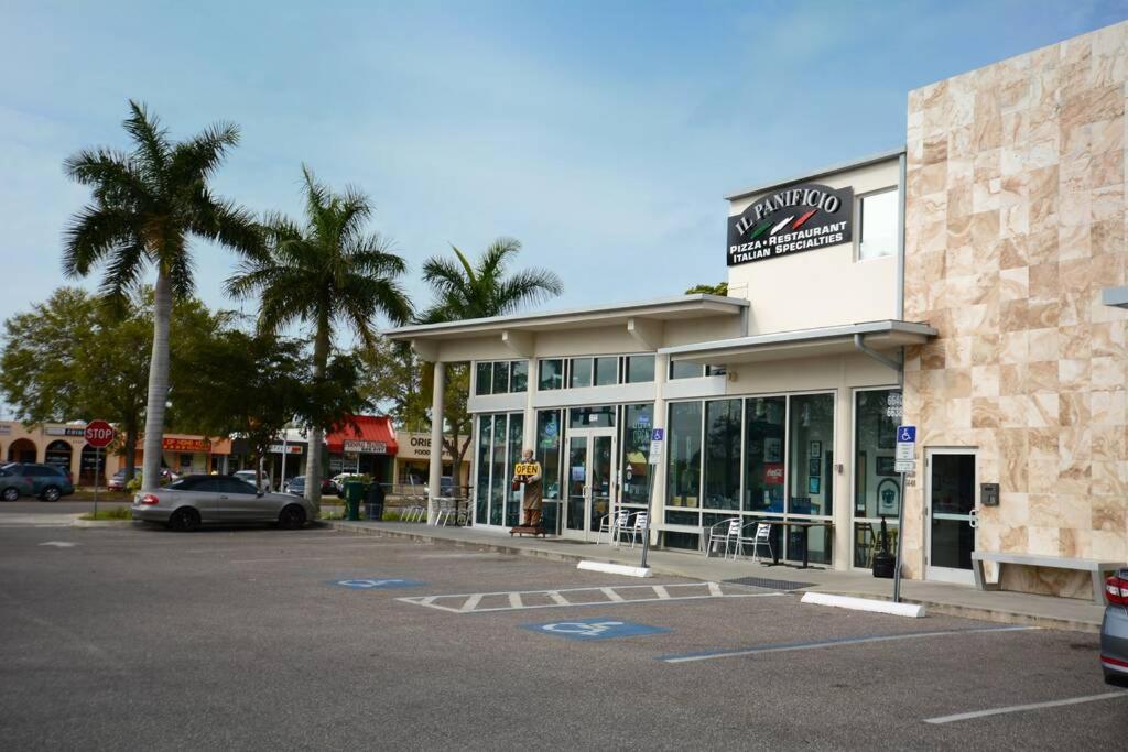 Pet-Friendly, King Bed, Close to Siesta Beach, Restaurants, Shopping view 4
