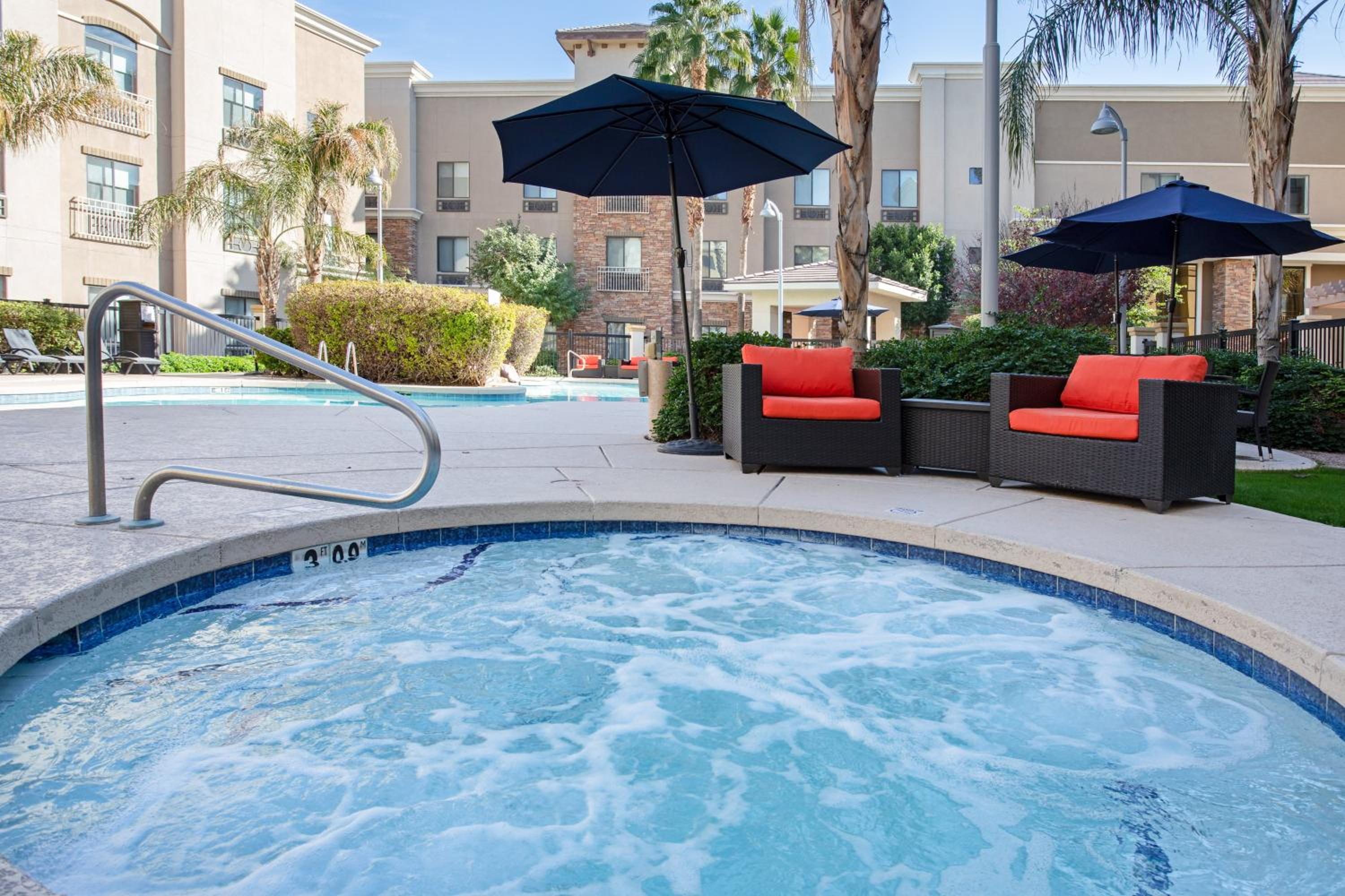 Glendale Vacations - Holiday Inn Express  Suites Phoenix Glendale Dist, an IHG Hotel - Property Image 12
