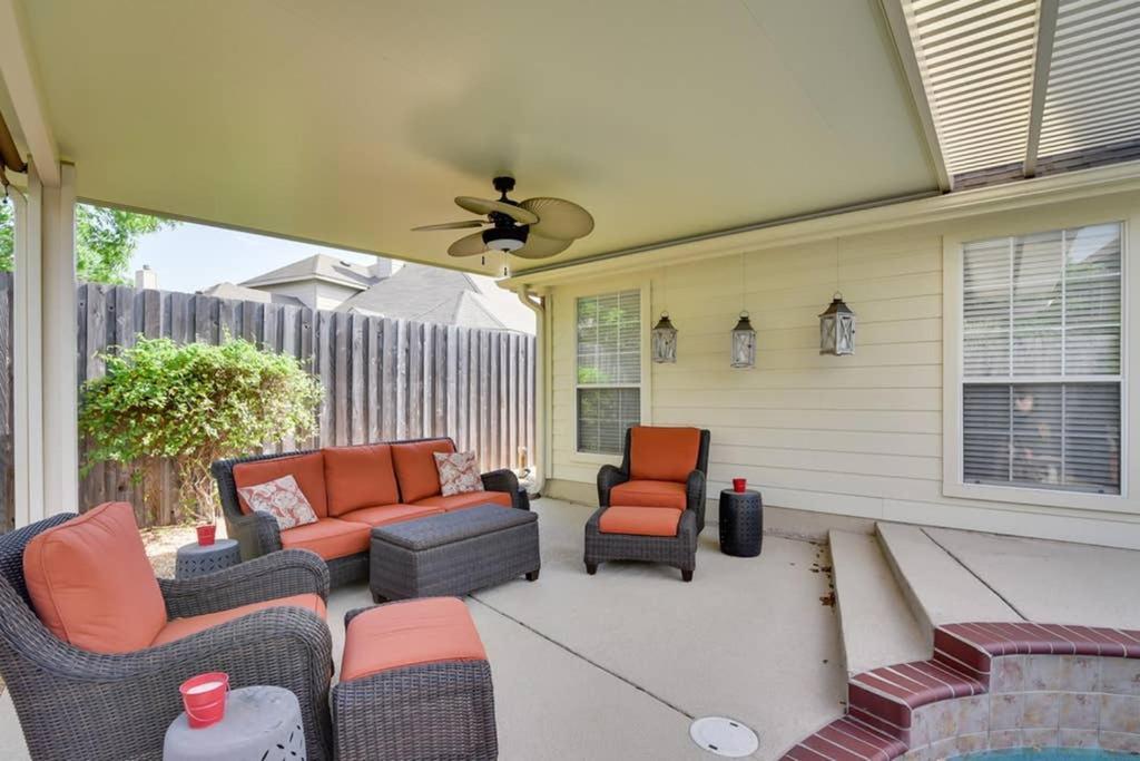 Dallas / Fort Worth Vacations - PRIVATE POOL w/Full Amenities by BLD  Joe Pool LK - Property Image 1