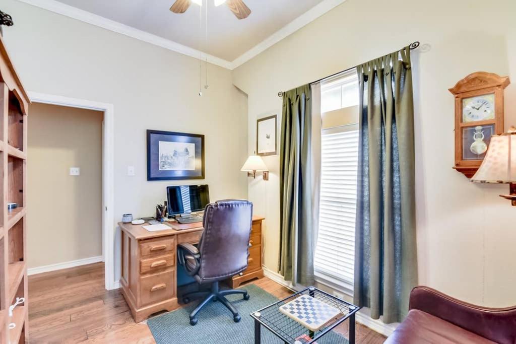 Mansfield Vacations - PRIVATE POOL w/Full Amenities by BLD  Joe Pool LK - Property Image 30