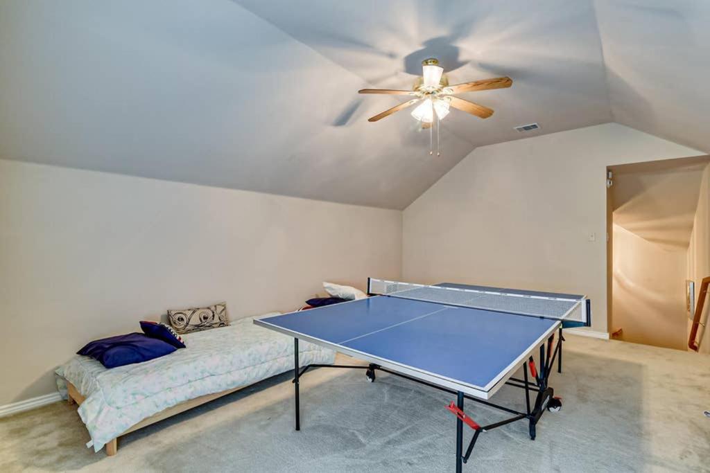 Mansfield Vacations - PRIVATE POOL w/Full Amenities by BLD  Joe Pool LK - Property Image 32