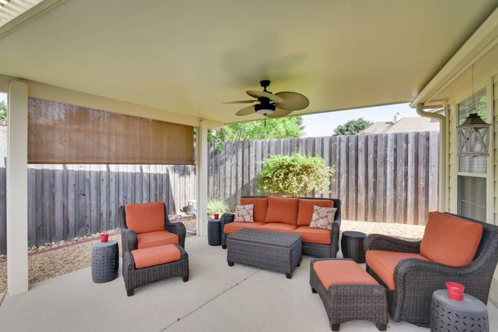 Mansfield Vacations - PRIVATE POOL w/Full Amenities by BLD  Joe Pool LK - Property Image 10
