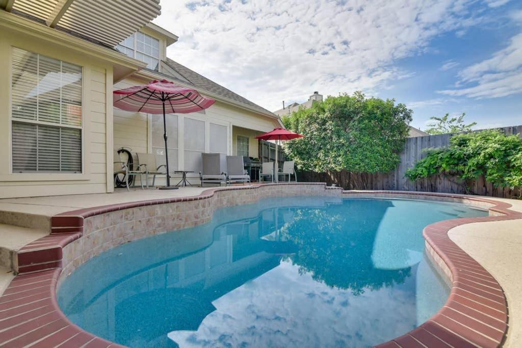 Mansfield Vacations - PRIVATE POOL w/Full Amenities by BLD  Joe Pool LK - Property Image 16