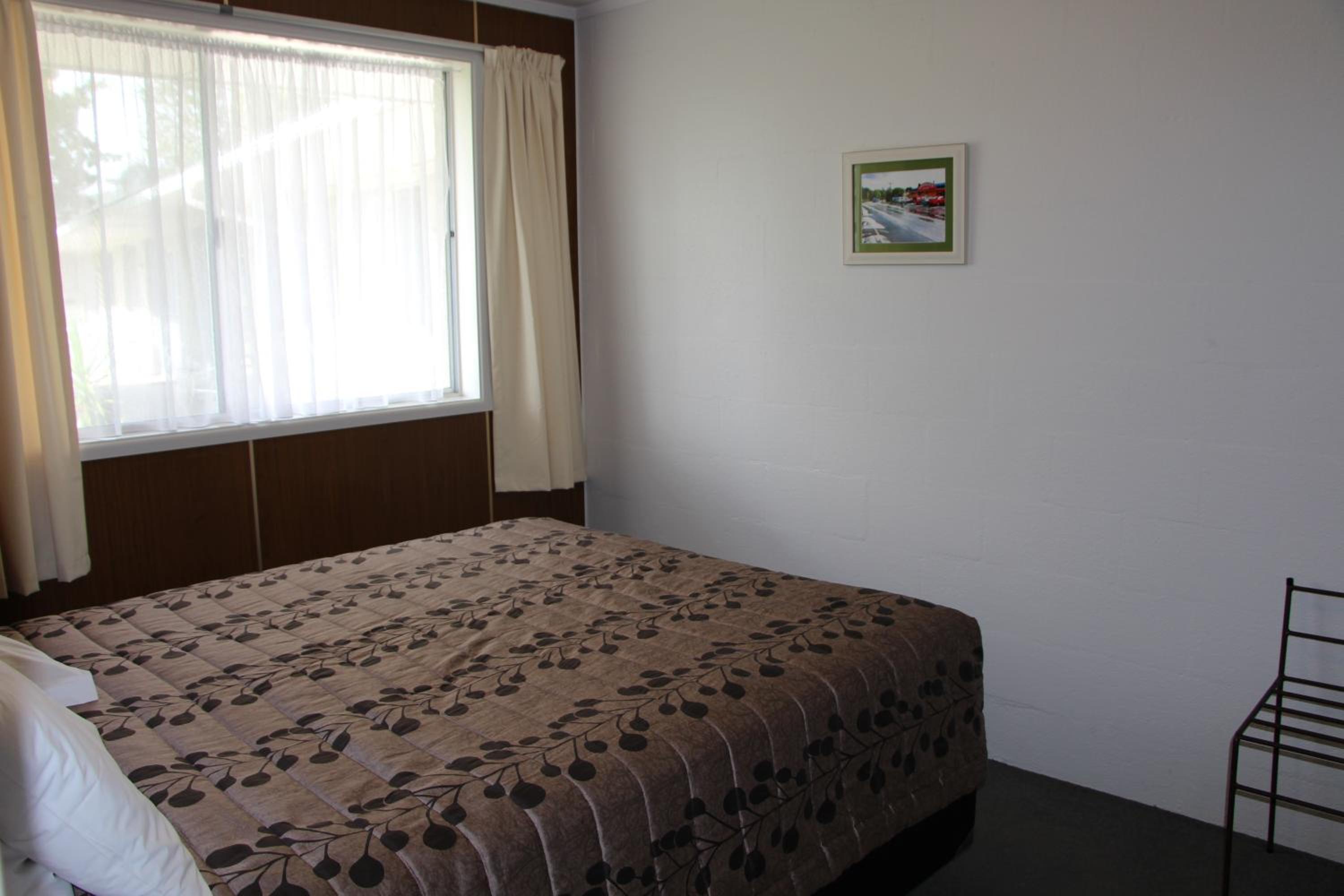 Peninsula Motel