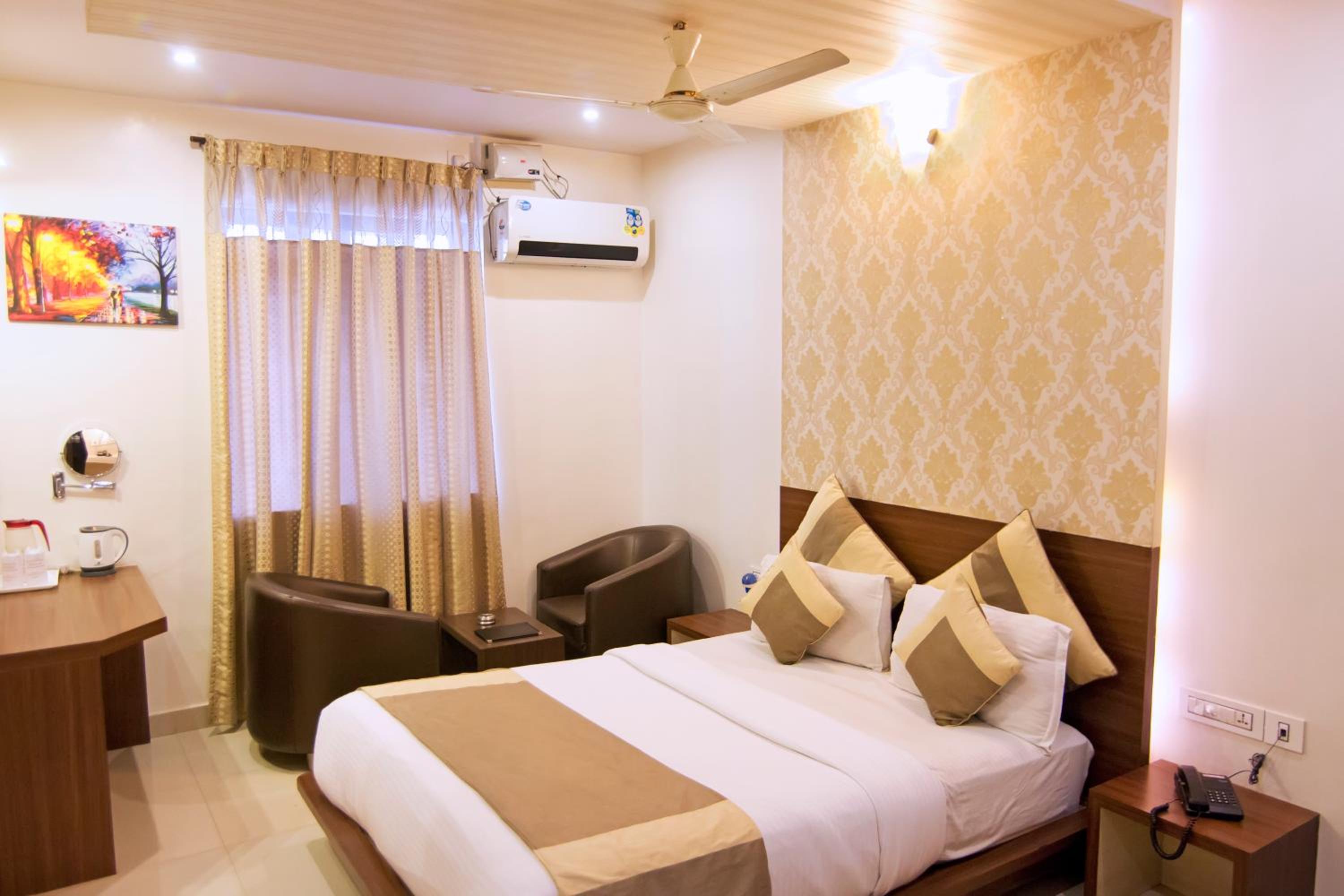 Aishwarya Suites