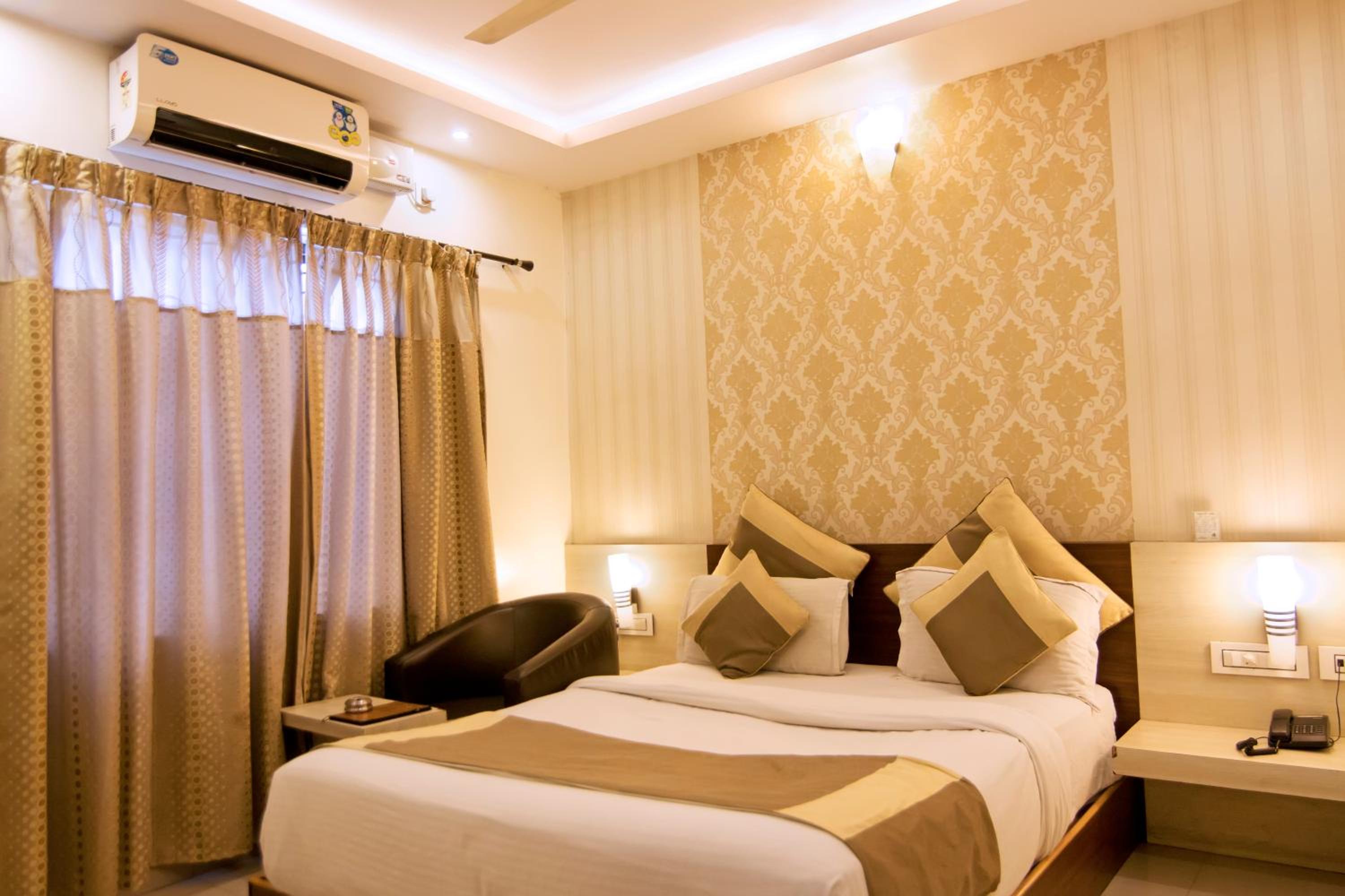 Aishwarya Suites