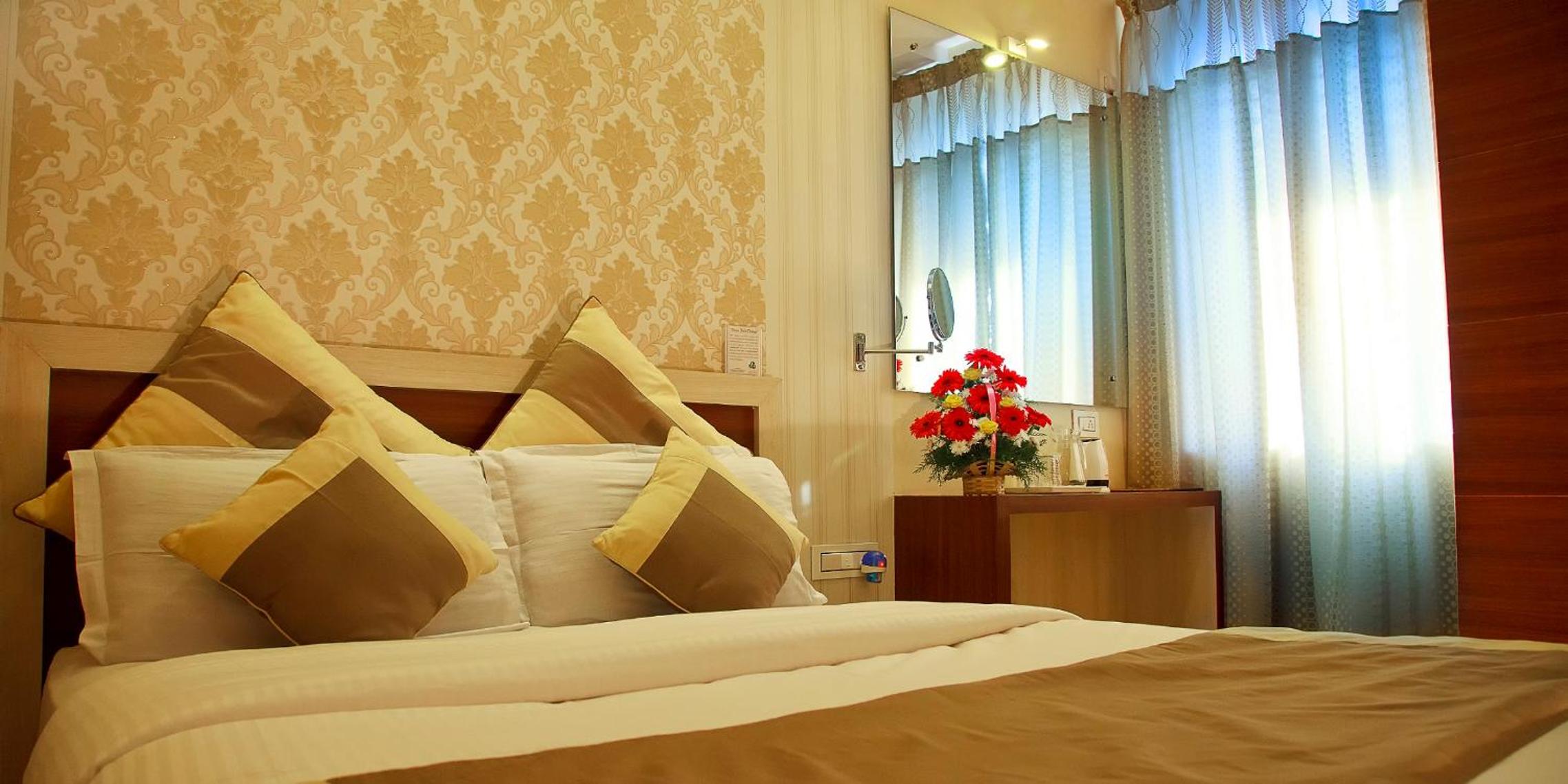 Aishwarya Suites