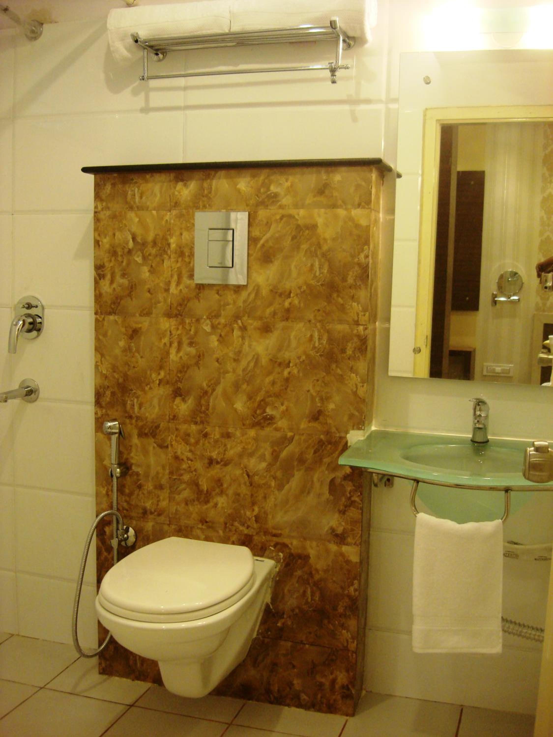 Aishwarya Suites