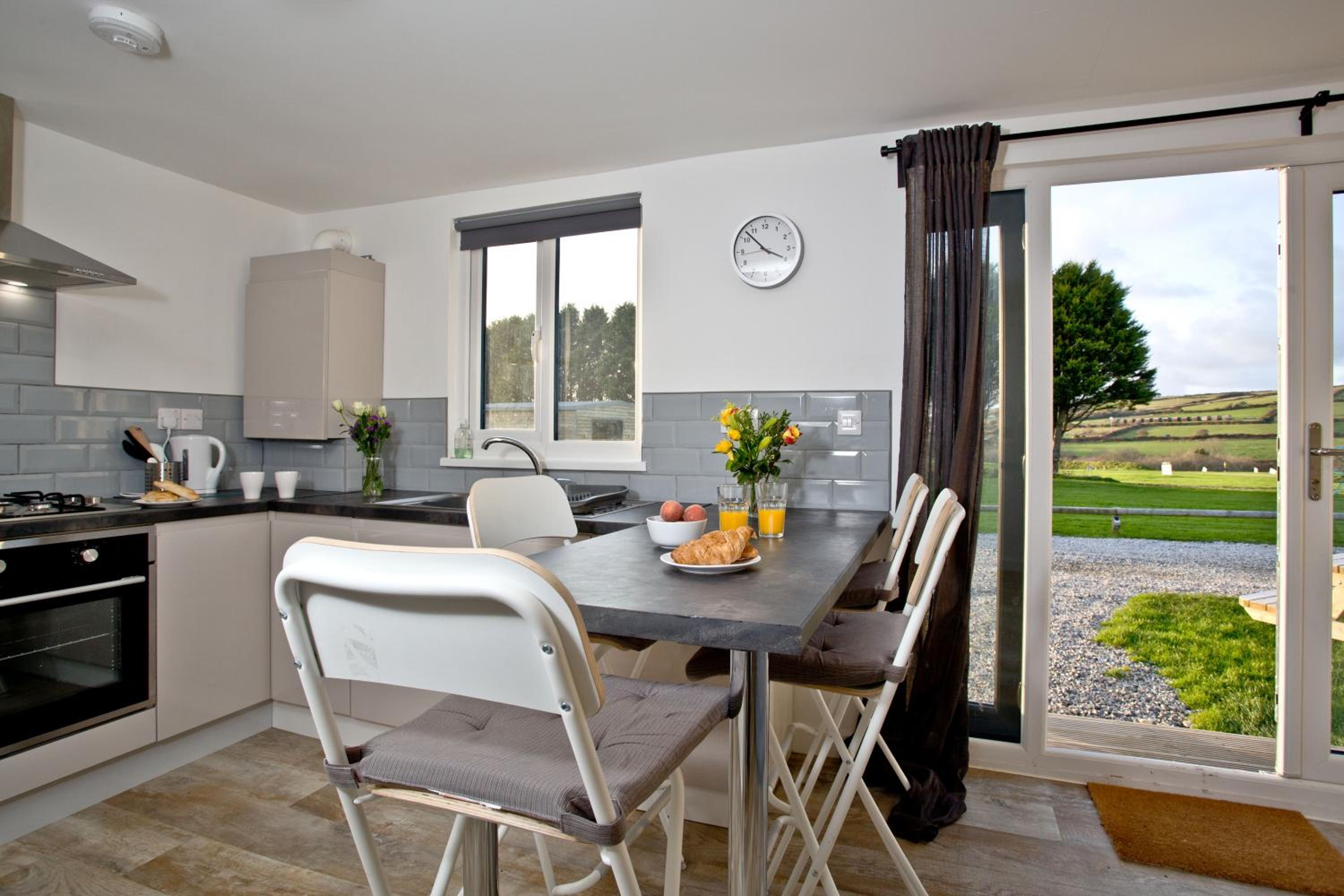 Wheal Amelia- Beautifully Fitted Wooden Lodge Helston Cornwall