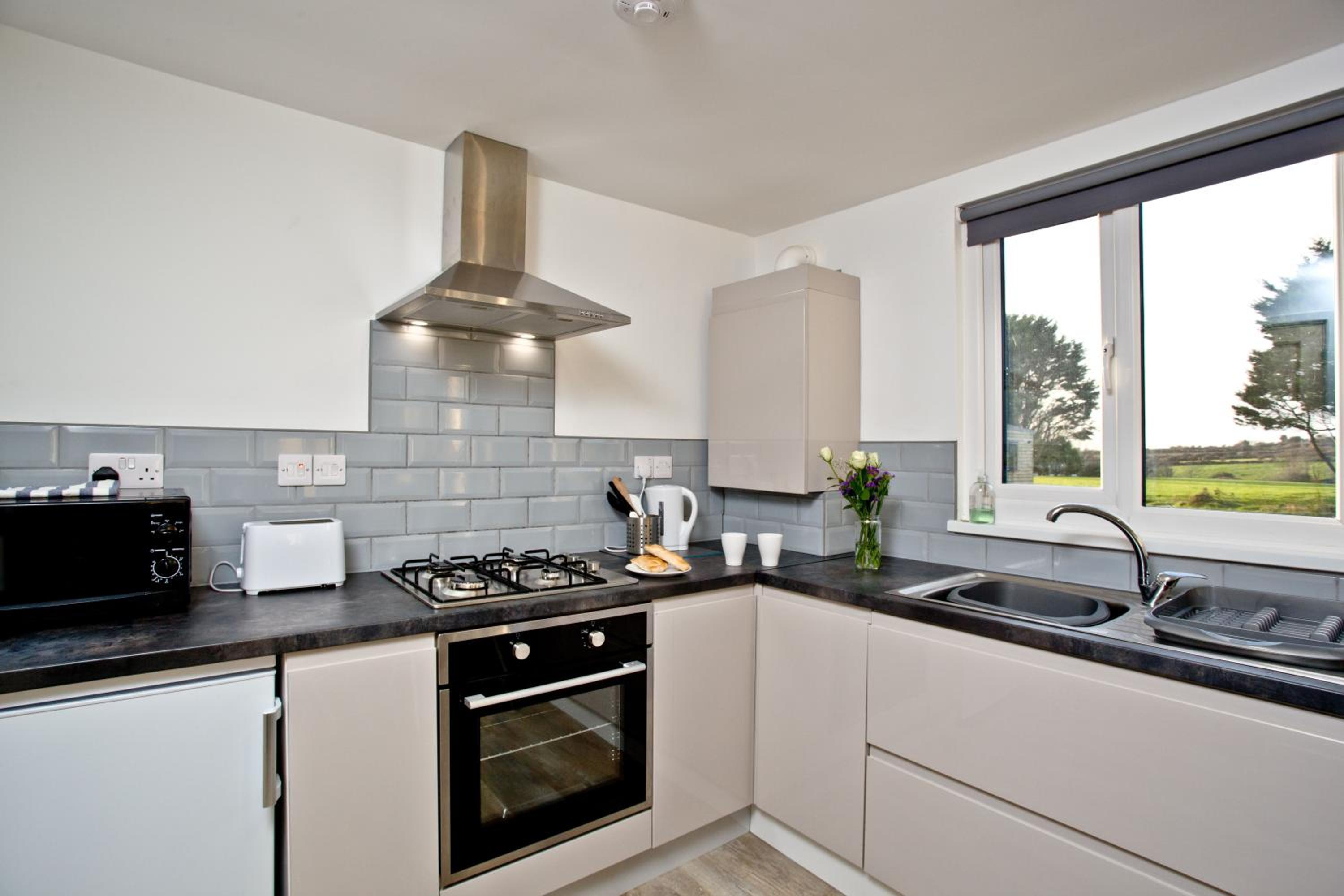 Wheal Amelia- Beautifully Fitted Wooden Lodge Helston Cornwall