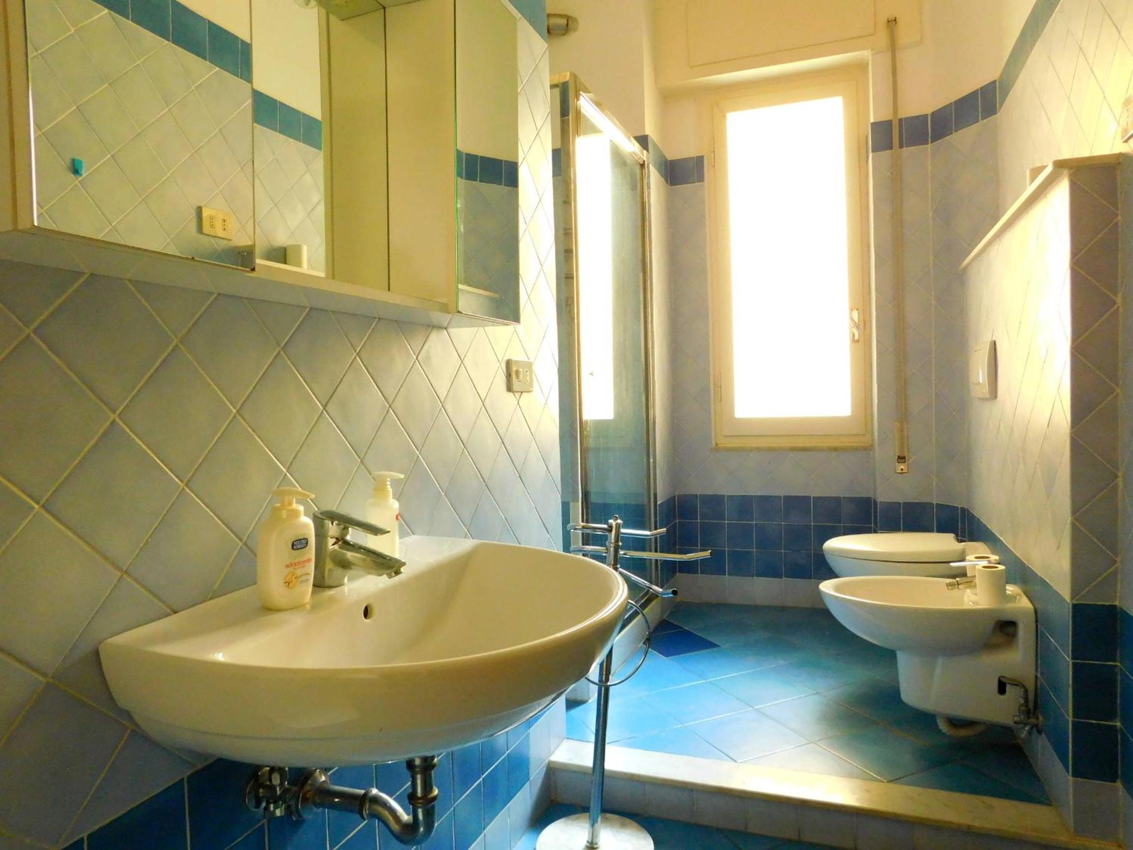 bellissima vista mare en Levanto — bathroom