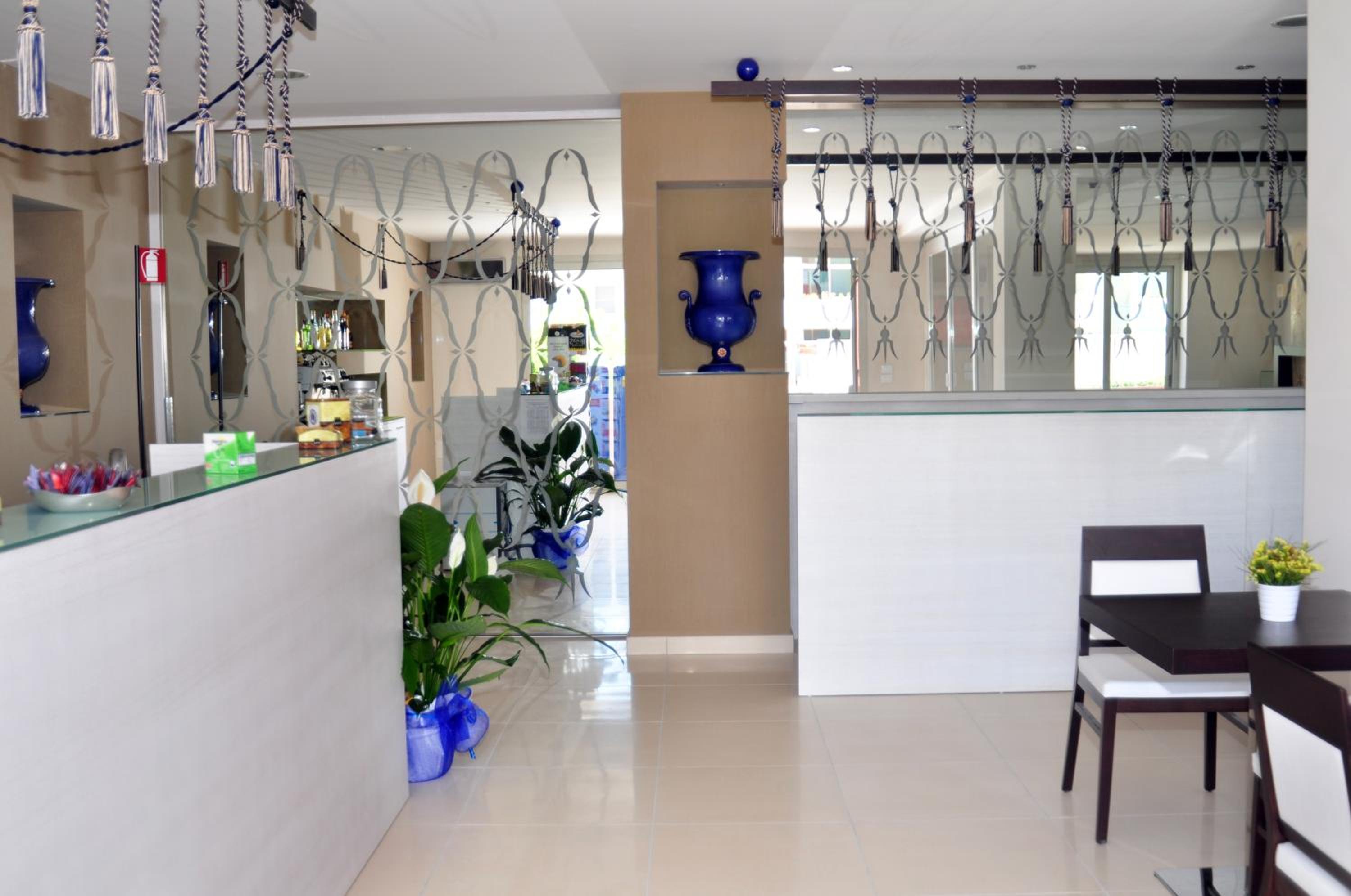 Lobby & Reception