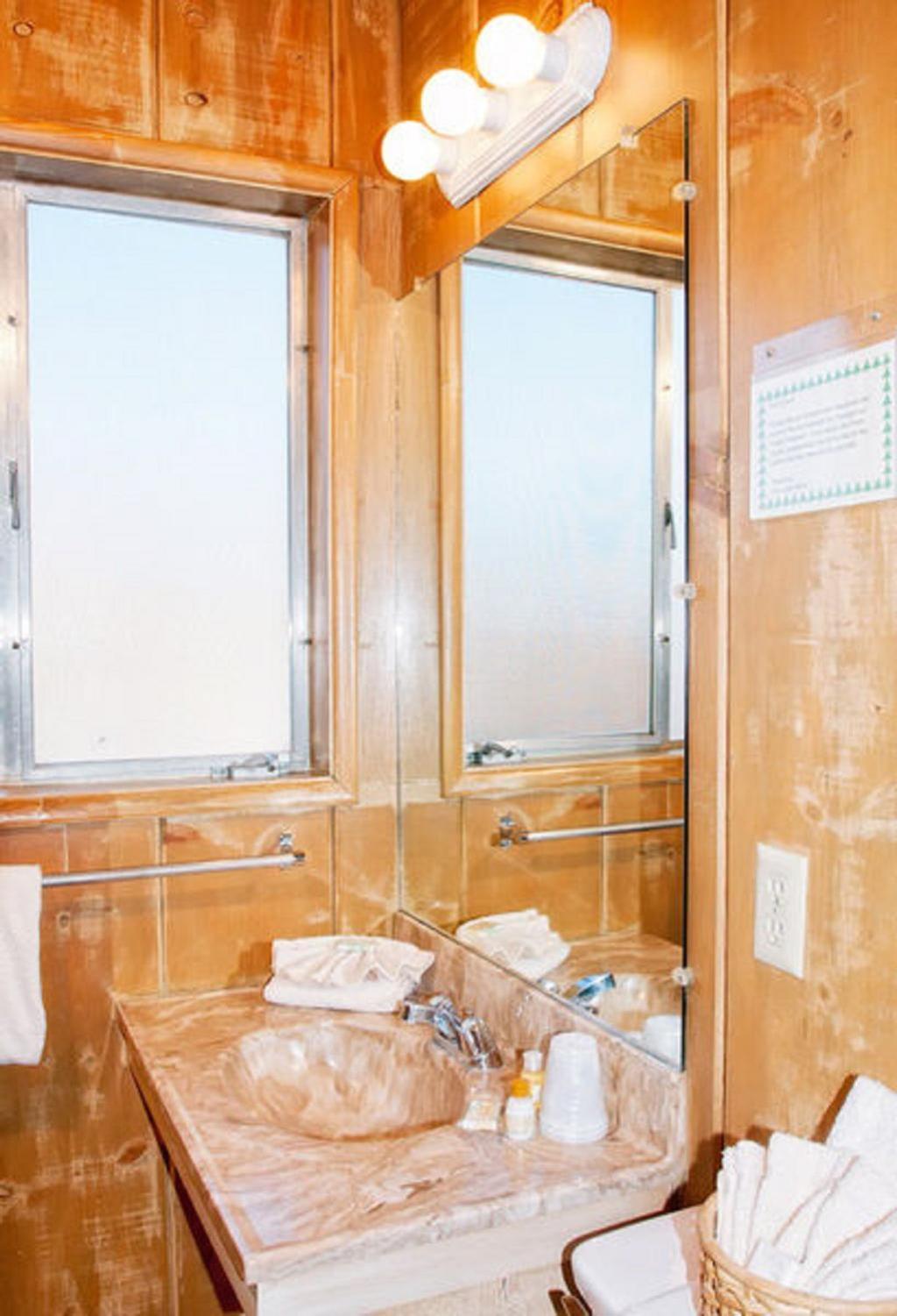June Lake Motel