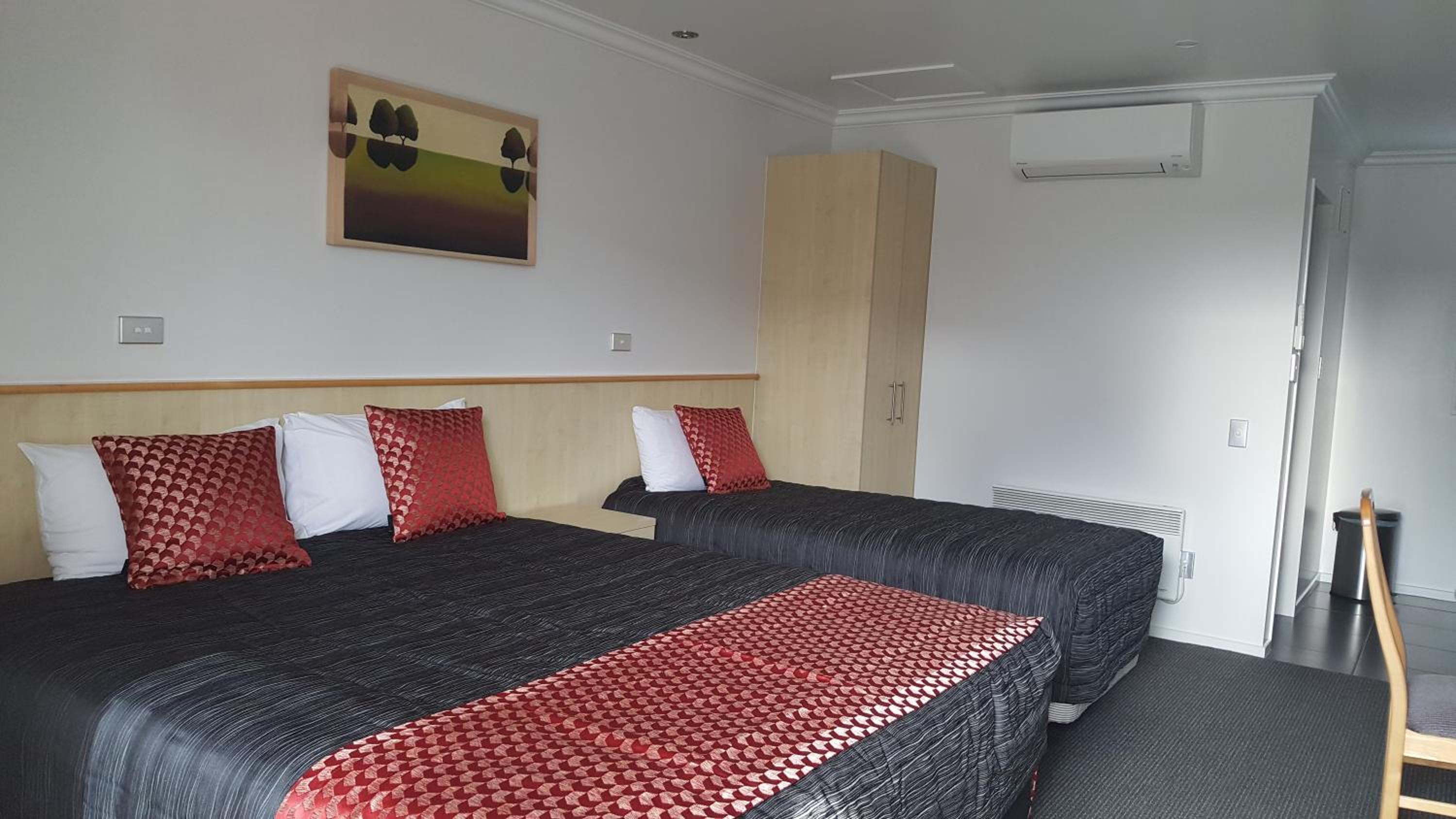 Grove Park Motor Lodge